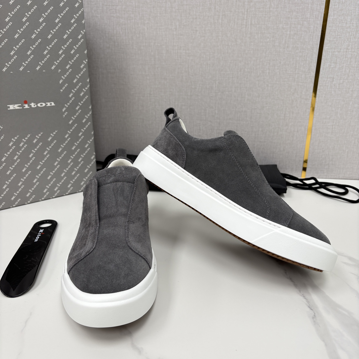 💋💍 Kito*n 新品 男士拼色厚底休闲鞋 鞋面采用高丝光磨砂牛皮+优质小牛皮的拼接设计，磨砂皮细腻软