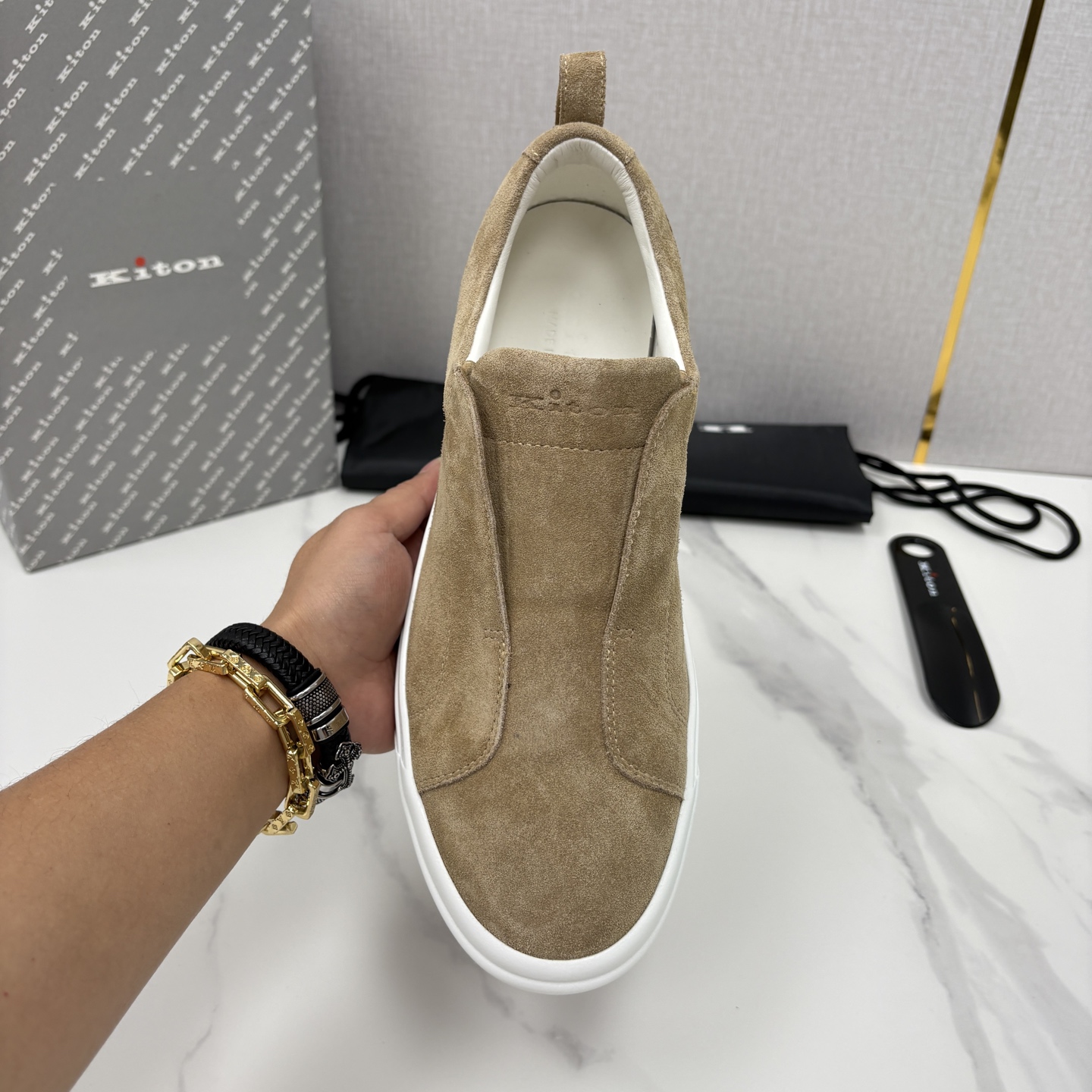 💋💍 Kito*n 新品 男士拼色厚底休闲鞋 鞋面采用高丝光磨砂牛皮+优质小牛皮的拼接设计，磨砂皮细腻软