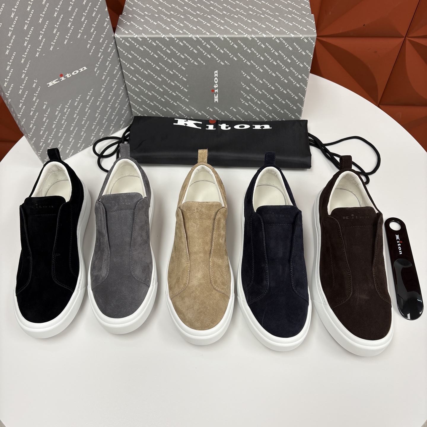 💋💍 Kito*n 新品 男士拼色厚底休闲鞋 鞋面采用高丝光磨砂牛皮+优质小牛皮的拼接设计，磨砂皮细腻软