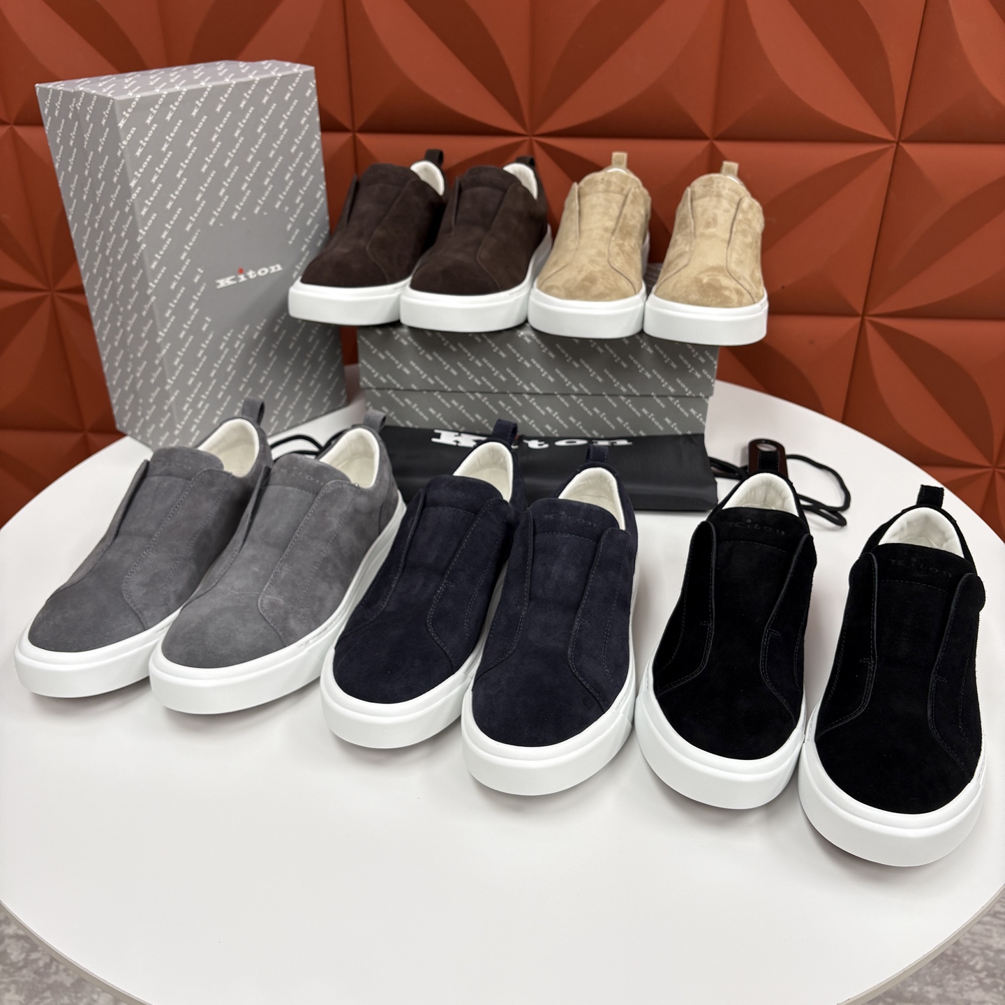 💋💍 Kito*n 新品 男士拼色厚底休闲鞋 鞋面采用高丝光磨砂牛皮+优质小牛皮的拼接设计，磨砂皮细腻软