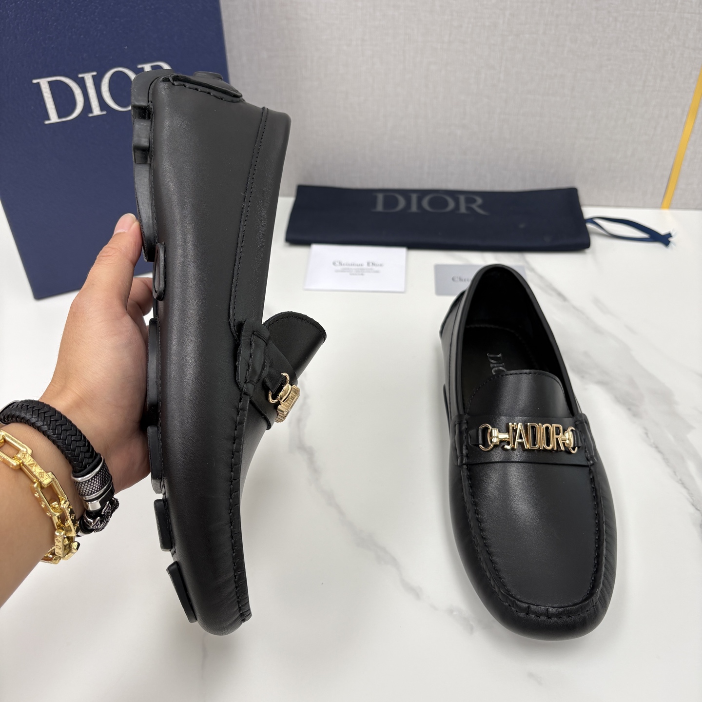 💋💍CD 迪-奥新品 男士套脚豆豆鞋 这款乐福鞋延续标志性的正装鞋履轮廓，以更加优雅的设计呈现。精致手工