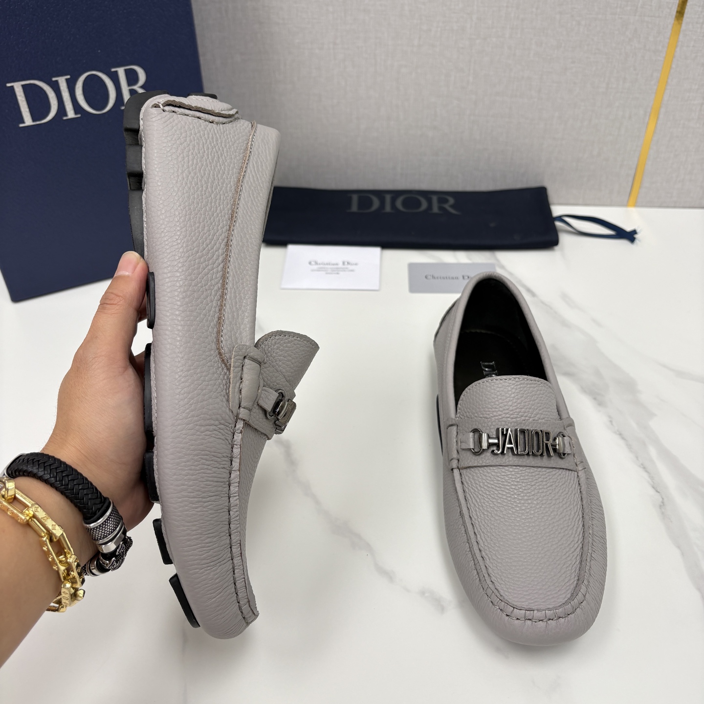 💋💍CD 迪-奥新品 男士套脚豆豆鞋 这款乐福鞋延续标志性的正装鞋履轮廓，以更加优雅的设计呈现。精致手工