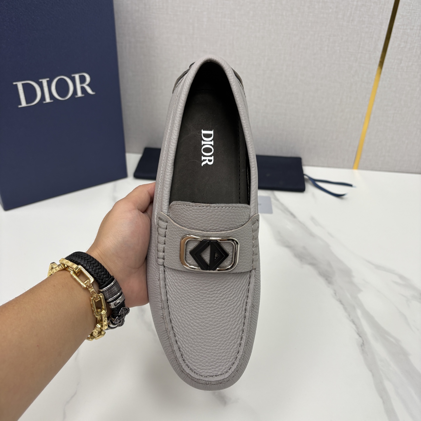 💋💍CD 迪-奥新品 男士套脚豆豆鞋 这款乐福鞋延续标志性的正装鞋履轮廓，以更加优雅的设计呈现。精致手工