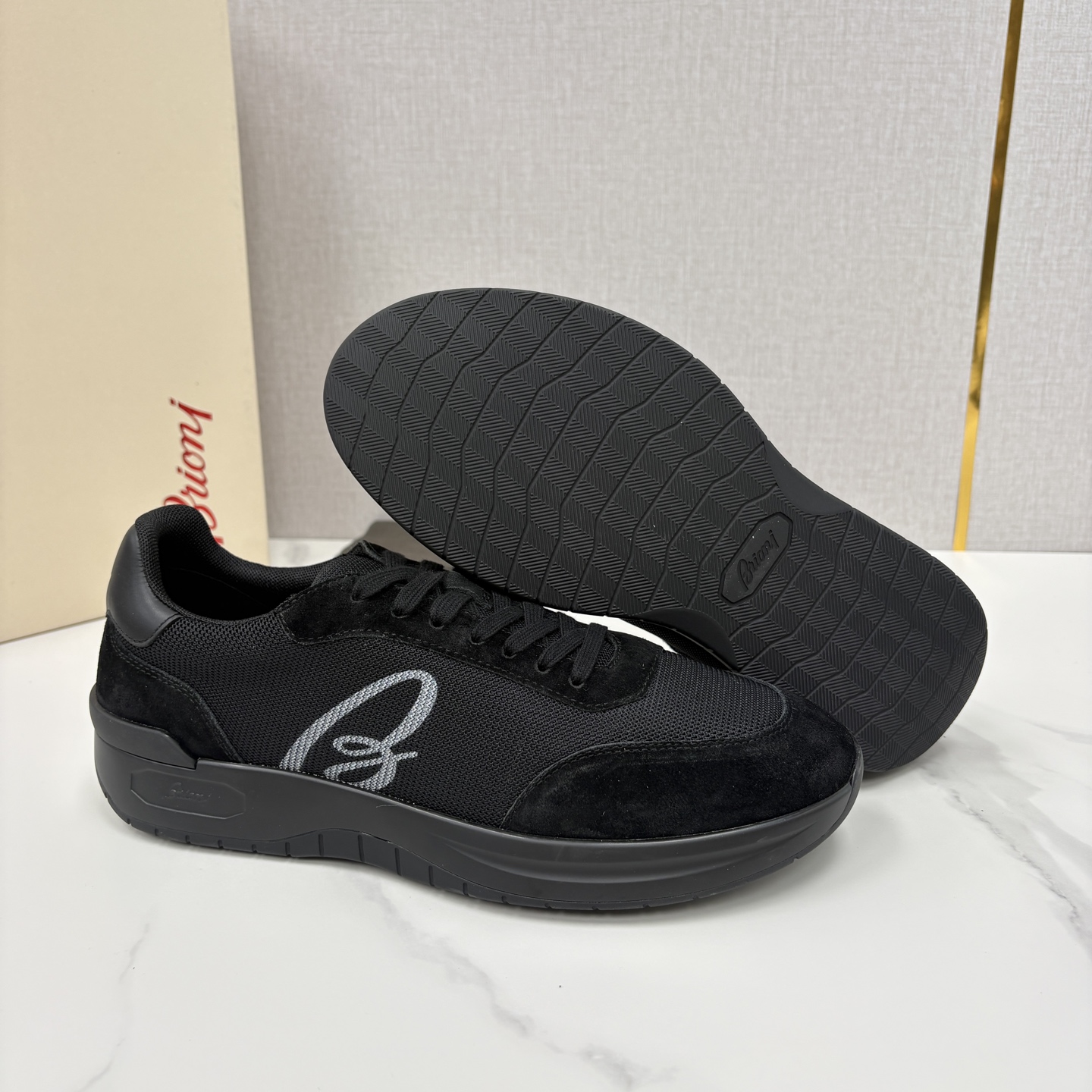 💋💍 Brion* （布里-奥尼） 男士新款轻奢休闲运动鞋 该品牌于1945年创立于意大利罗马的男装奢侈