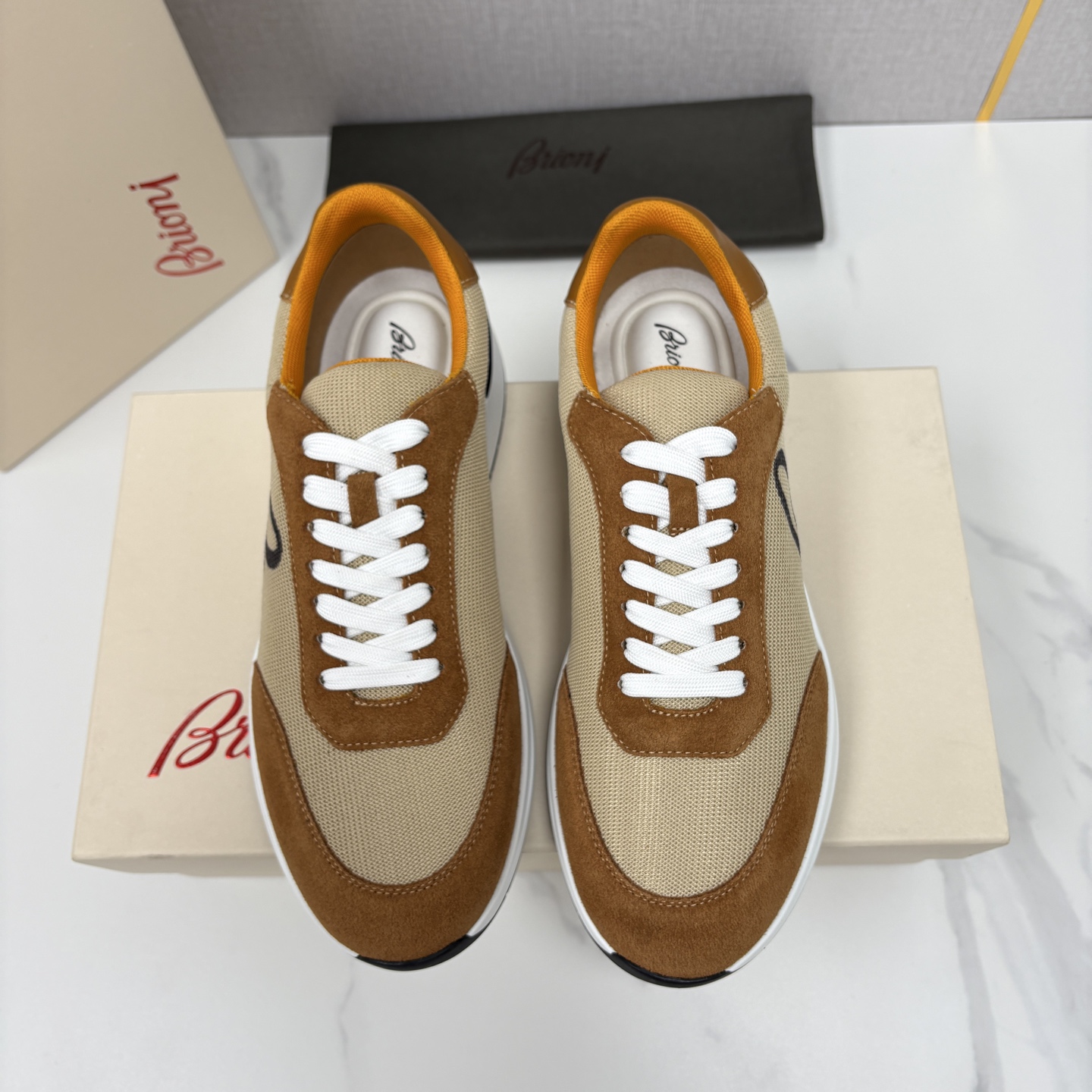 💋💍 Brion* （布里-奥尼） 男士新款轻奢休闲运动鞋 该品牌于1945年创立于意大利罗马的男装奢侈