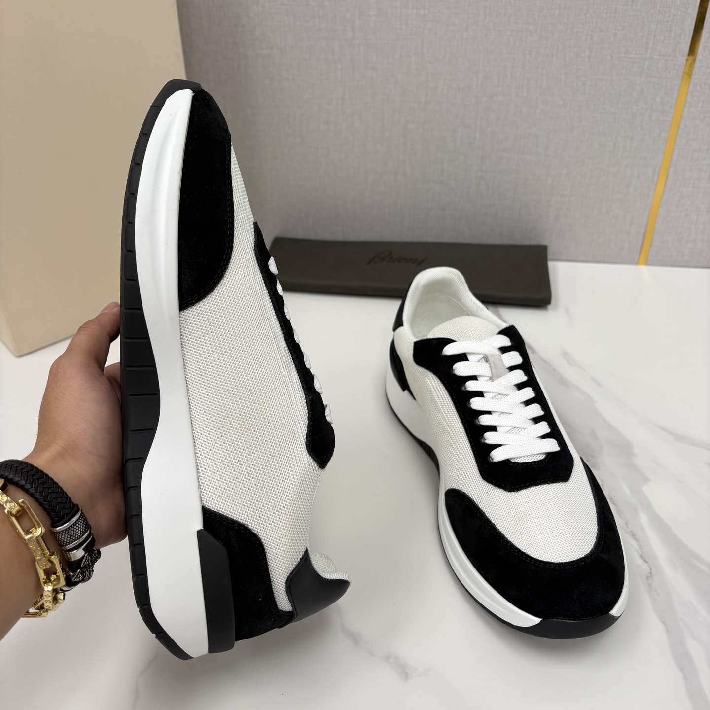 💋💍 Brion* （布里-奥尼） 男士新款轻奢休闲运动鞋 该品牌于1945年创立于意大利罗马的男装奢侈