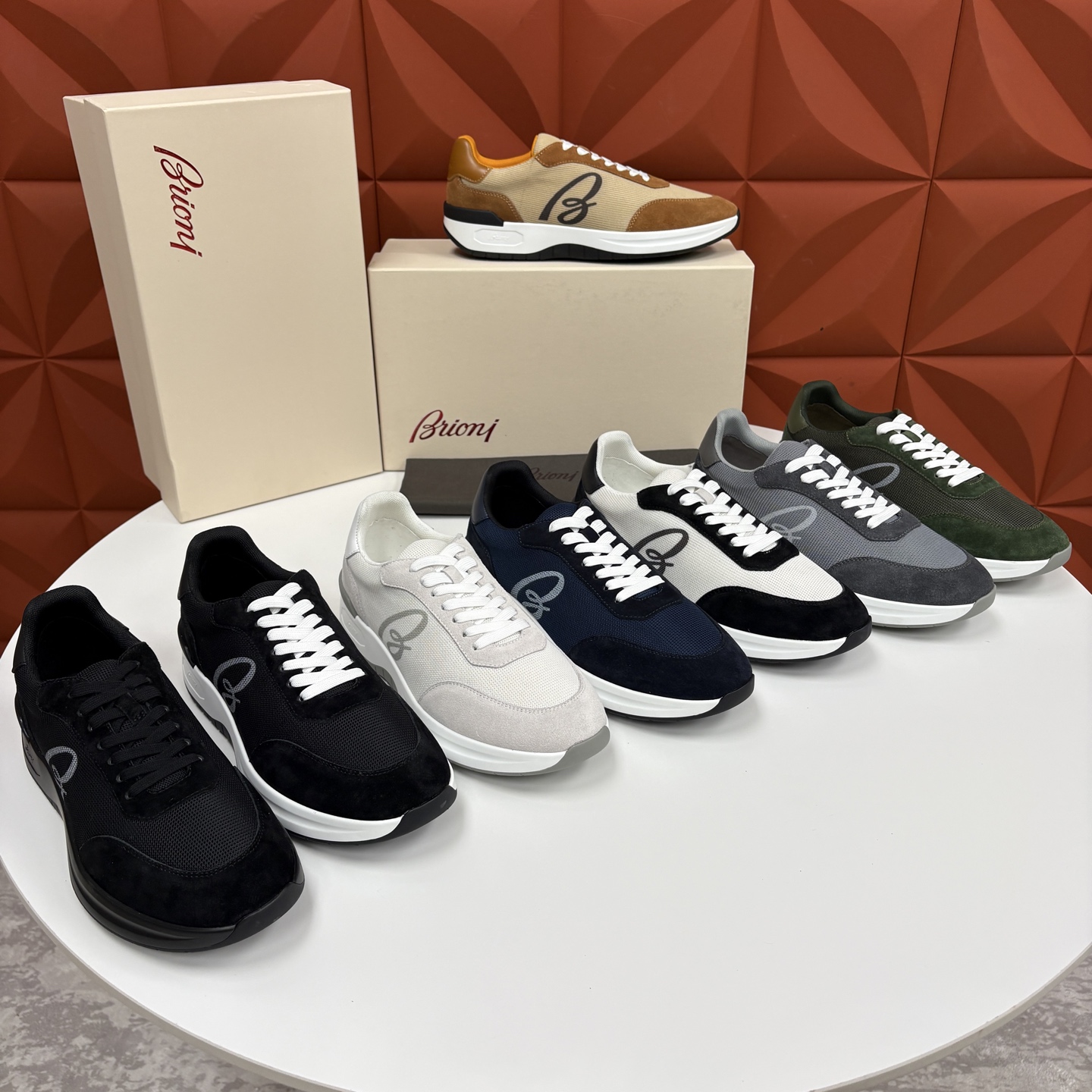 💋💍 Brion* （布里-奥尼） 男士新款轻奢休闲运动鞋 该品牌于1945年创立于意大利罗马的男装奢侈