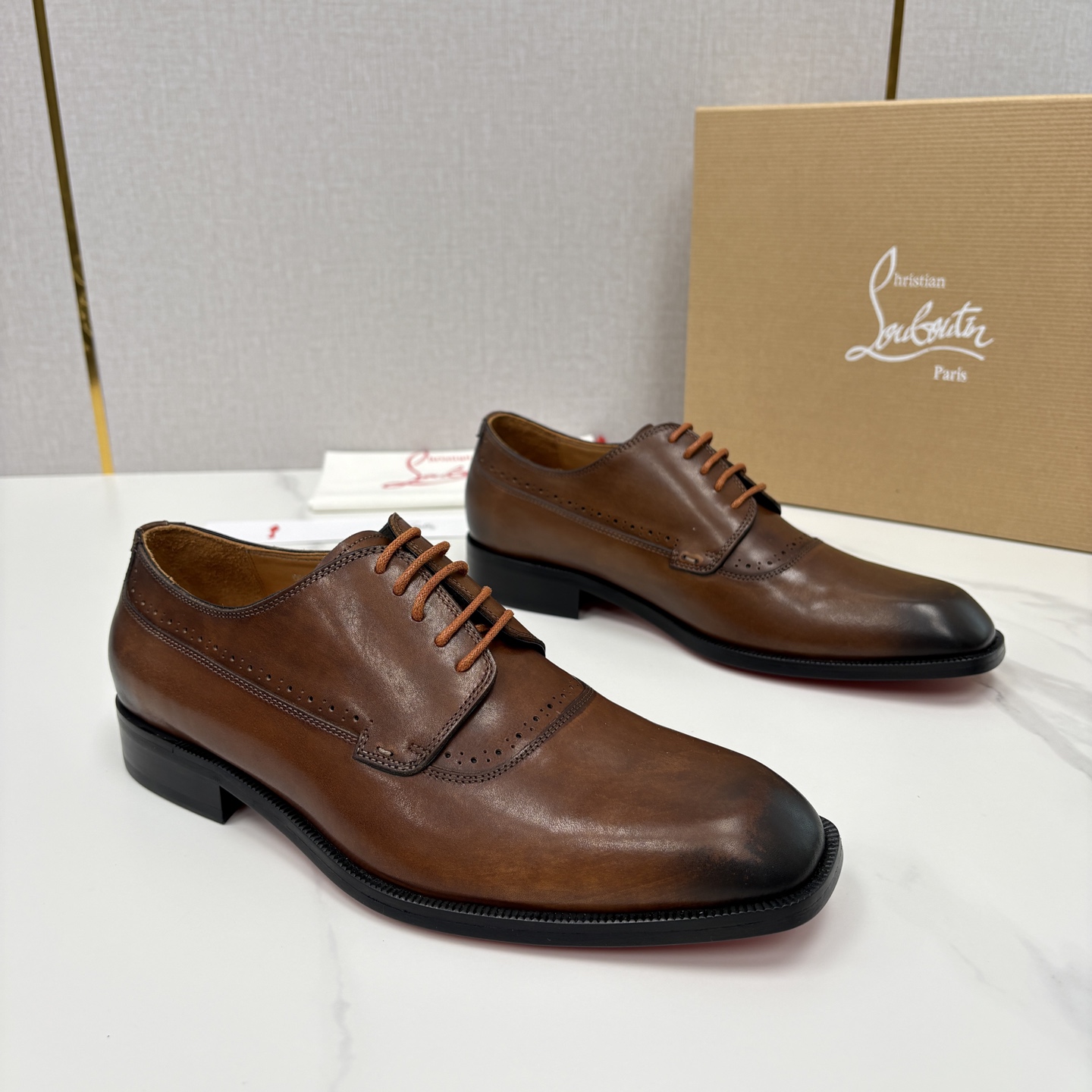 💋💍 CL 新品男士正装鞋皮鞋 Christia* Loubouti* 红底鞋 皮革肌理与红底美学的绅士