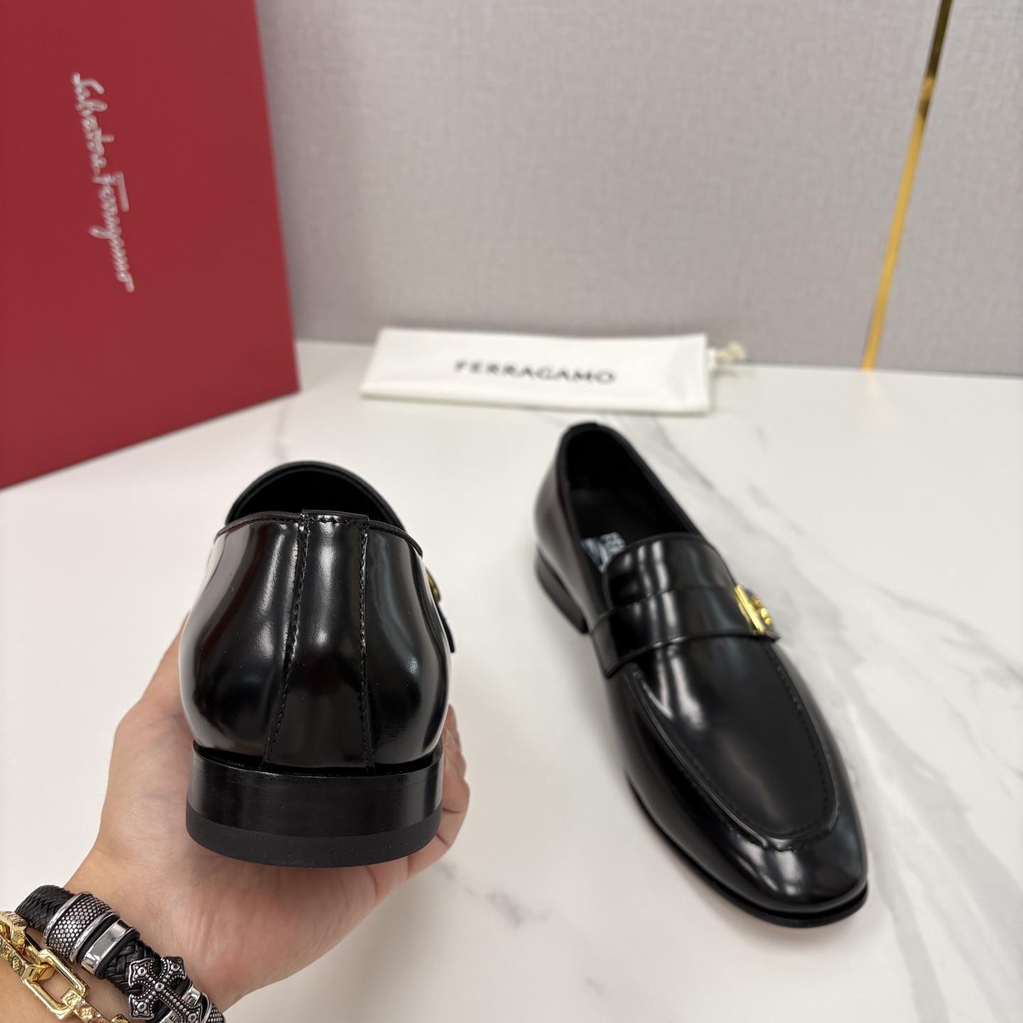 💋💍 SF 菲拉** 专柜同步新款 男士便鞋 可休闲可正装莫卡辛乐福皮鞋 经典造型体现正装时髦魅力，全新