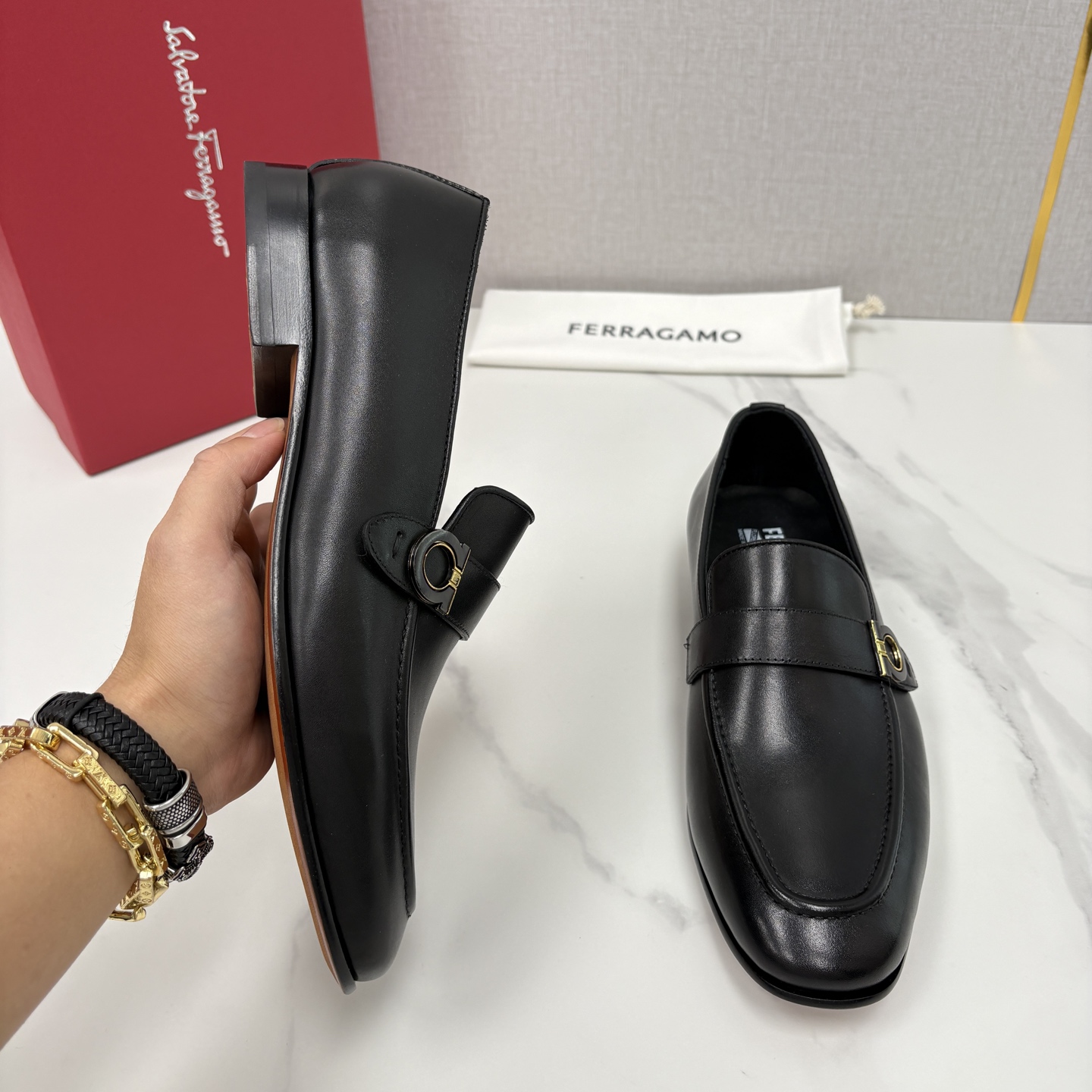 💋💍 SF 菲拉** 专柜同步新款 男士便鞋 可休闲可正装莫卡辛乐福皮鞋 经典造型体现正装时髦魅力，全新
