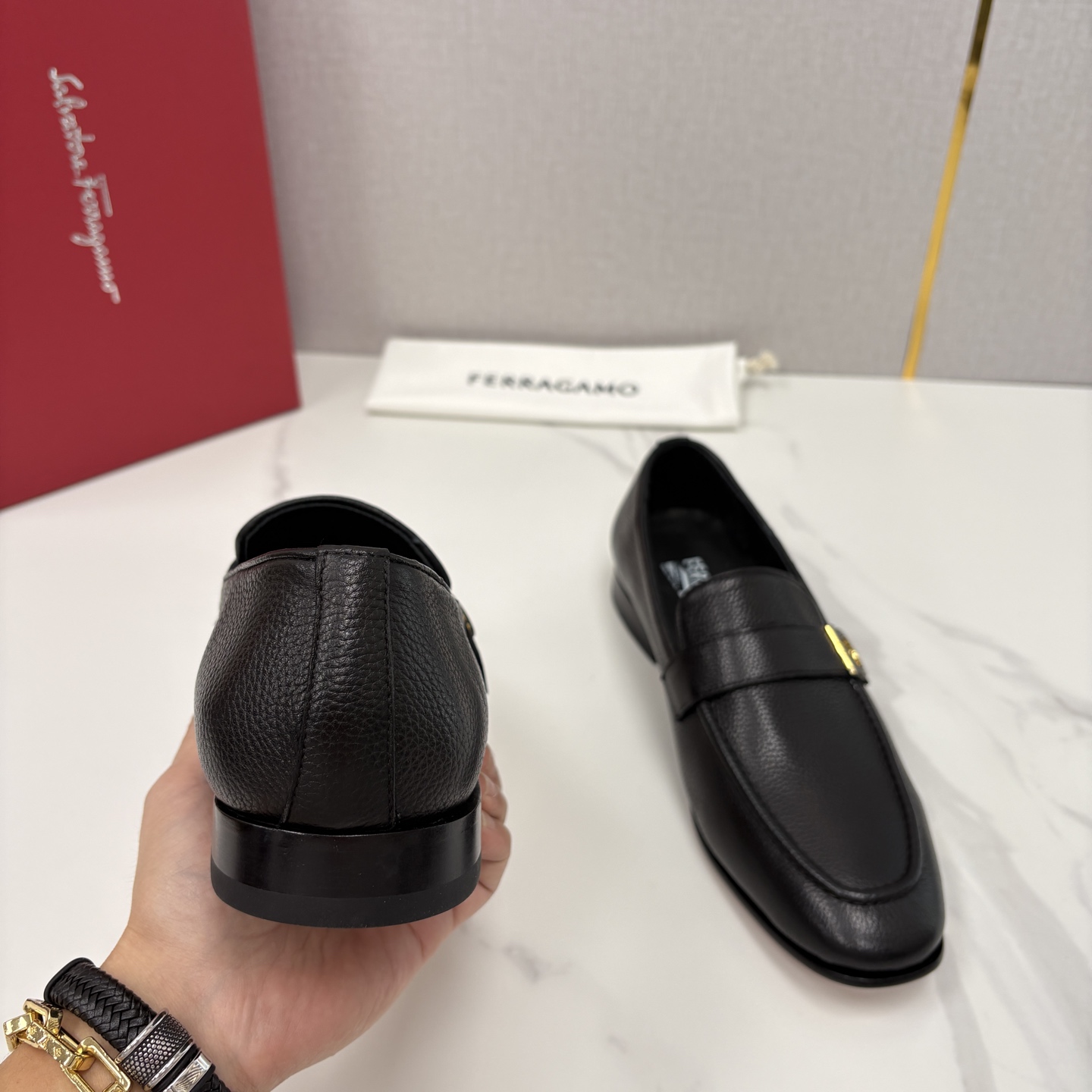 💋💍 SF 菲拉** 专柜同步新款 男士便鞋 可休闲可正装莫卡辛乐福皮鞋 经典造型体现正装时髦魅力，全新