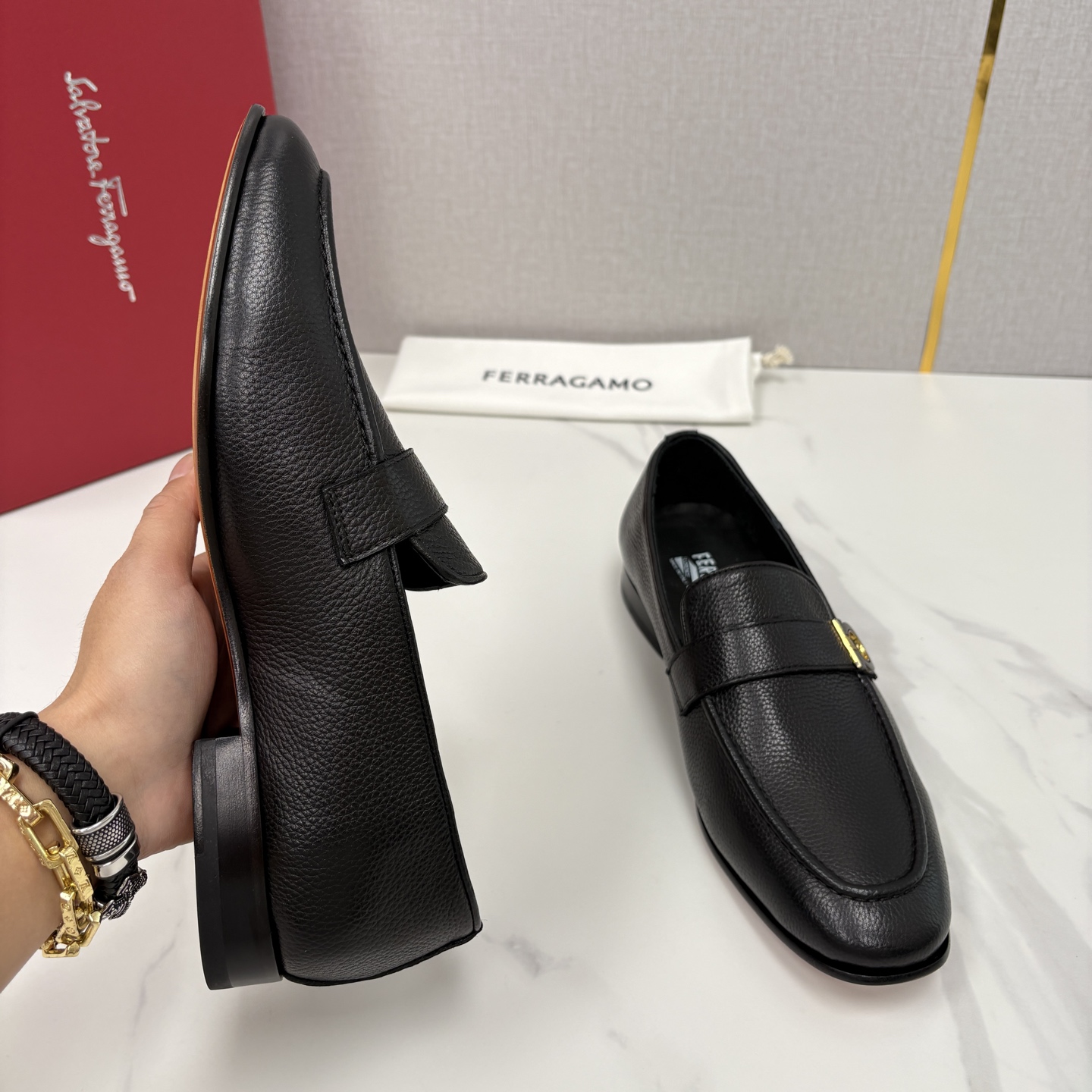 💋💍 SF 菲拉** 专柜同步新款 男士便鞋 可休闲可正装莫卡辛乐福皮鞋 经典造型体现正装时髦魅力，全新