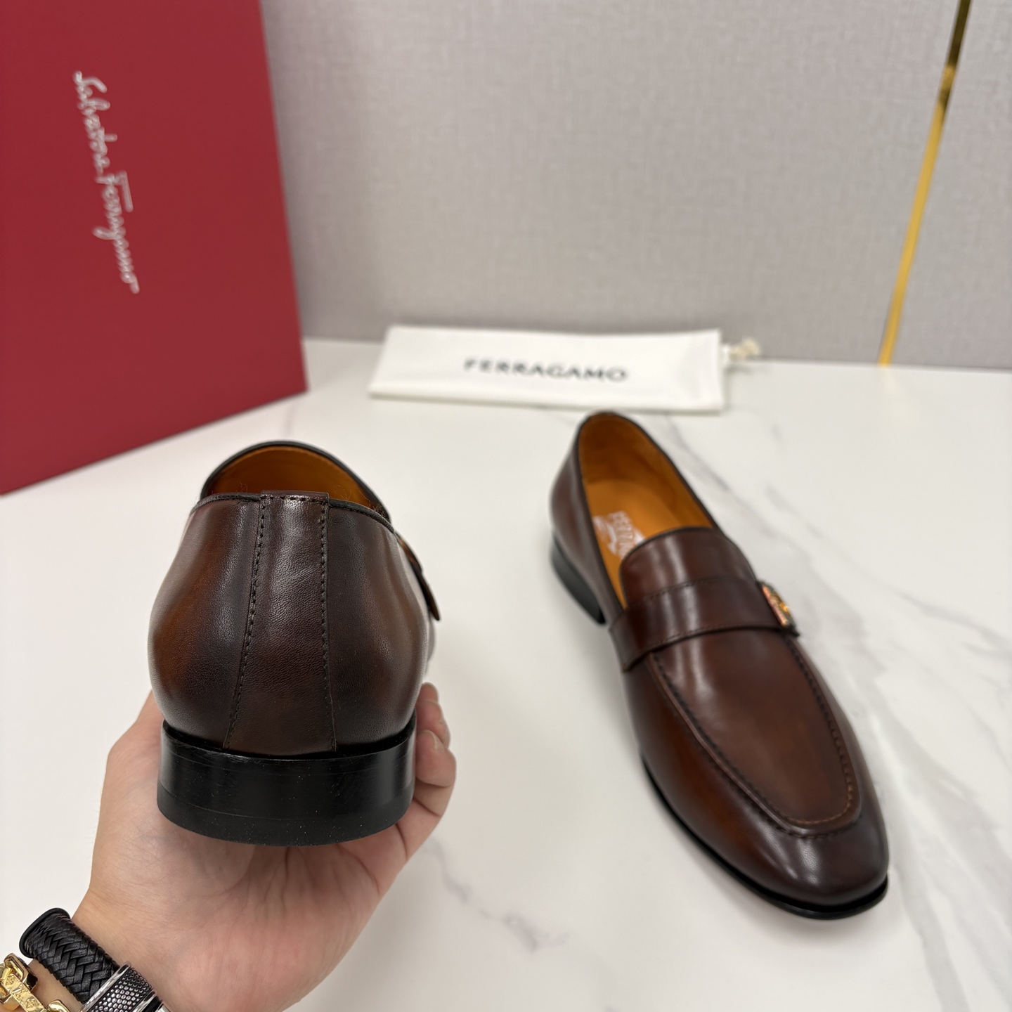 💋💍 SF 菲拉** 专柜同步新款 男士便鞋 可休闲可正装莫卡辛乐福皮鞋 经典造型体现正装时髦魅力，全新