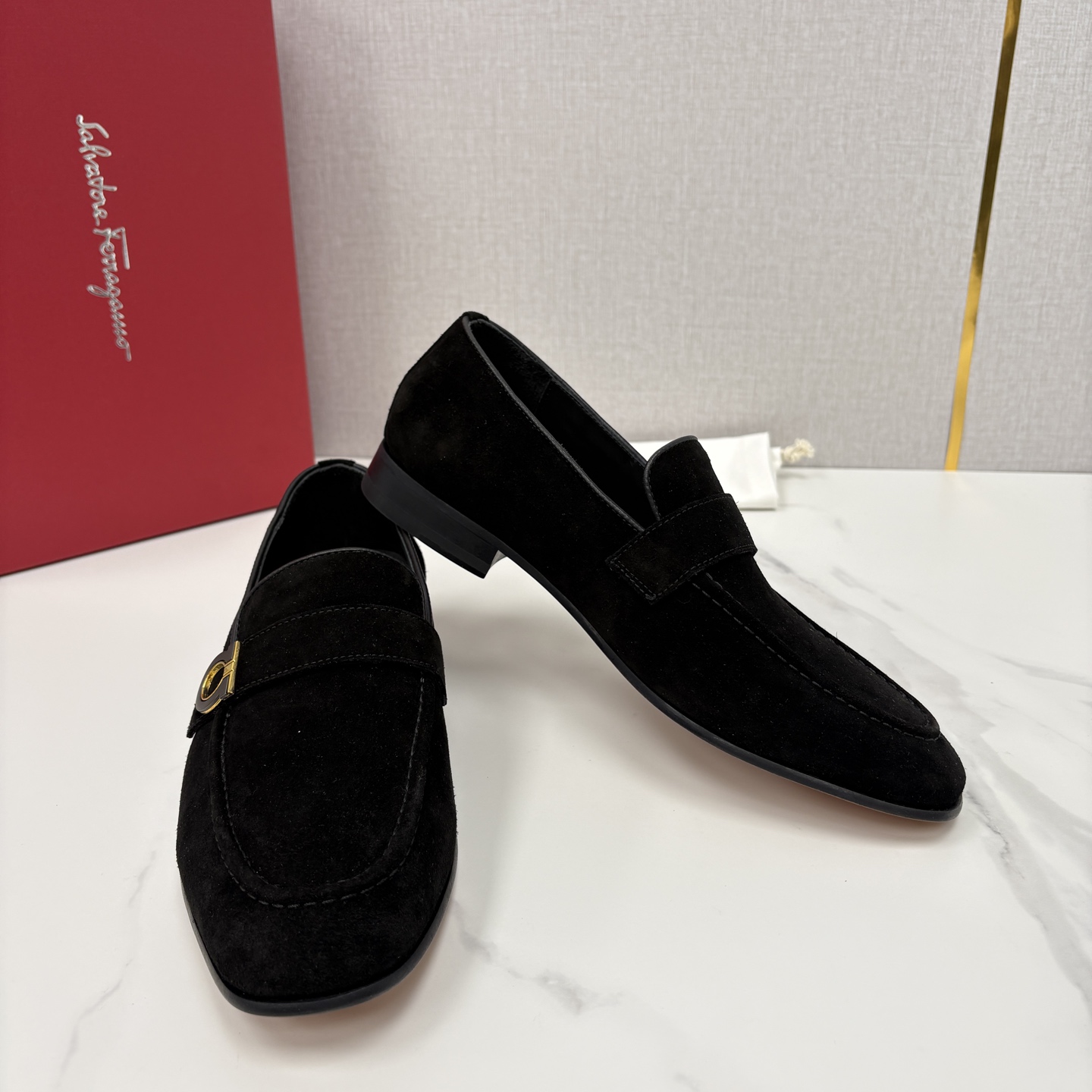 💋💍 SF 菲拉** 专柜同步新款 男士便鞋 可休闲可正装莫卡辛乐福皮鞋 经典造型体现正装时髦魅力，全新