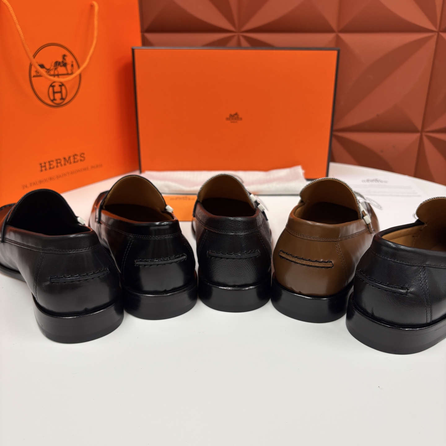 💋💍 H家 爱马-仕 Milton 新品男士乐福鞋皮鞋 官方 12,800 这款男士乐福鞋，延续品牌百年