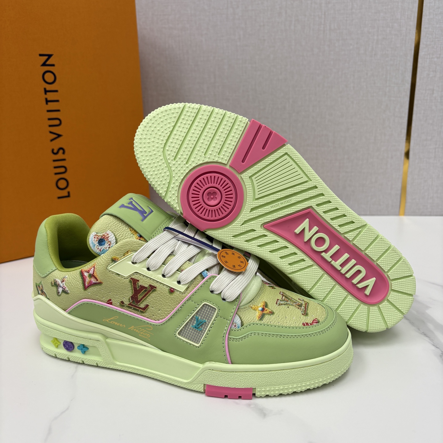 💋💍L家新品 情侣款 👫 L*V TRAINER 系列运动鞋 官方 10,300 Virgi* Ablo
