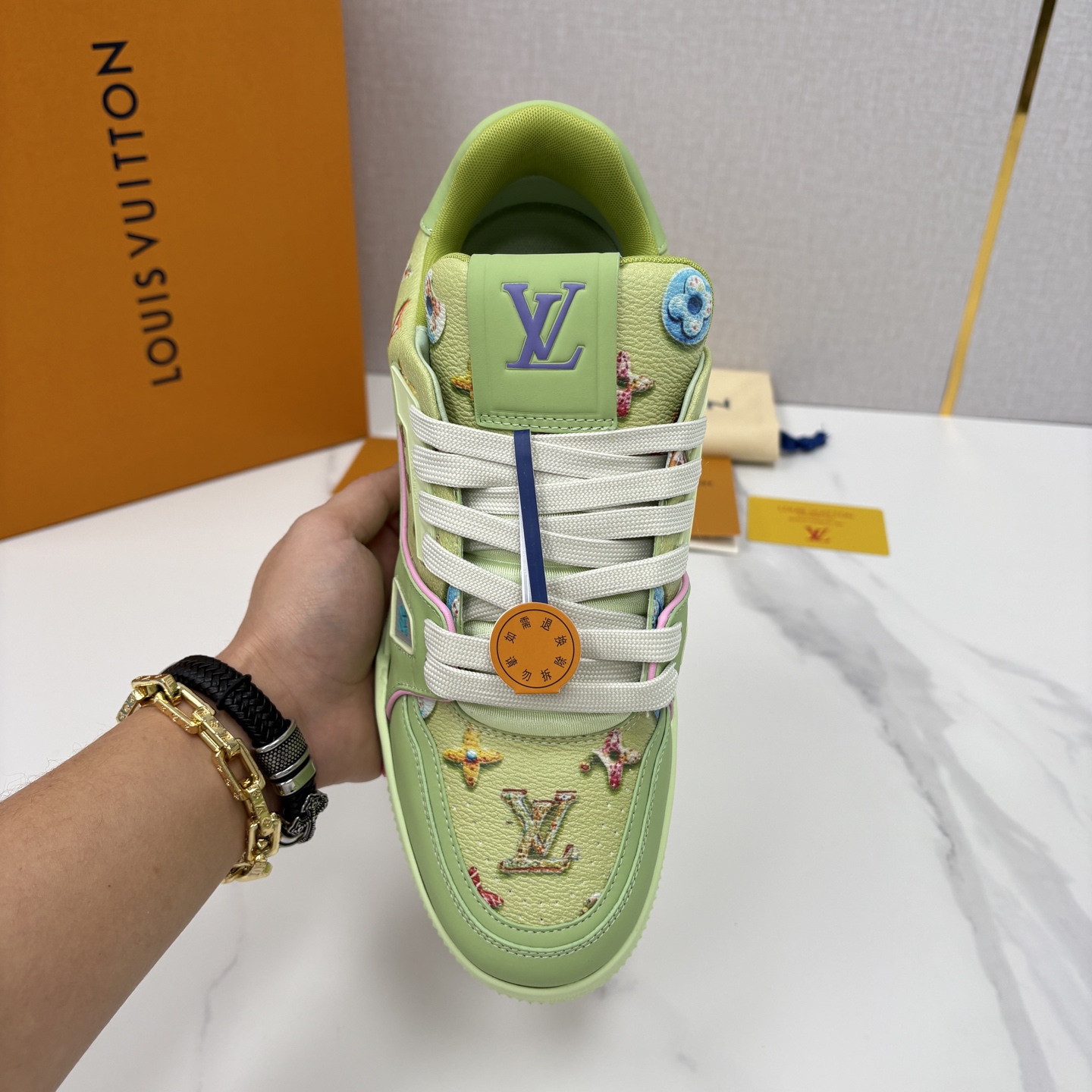 💋💍L家新品 情侣款 👫 L*V TRAINER 系列运动鞋 官方 10,300 Virgi* Ablo