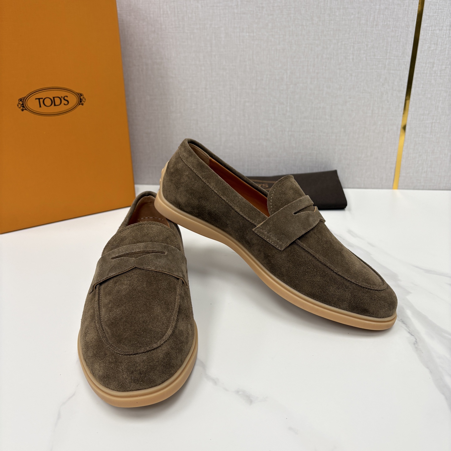 💋💍TOD*S 托德-斯 新品拉菲草（汤德森）OTV绒面皮革乐福鞋上🆕 官方 6,300 本款便鞋面料来