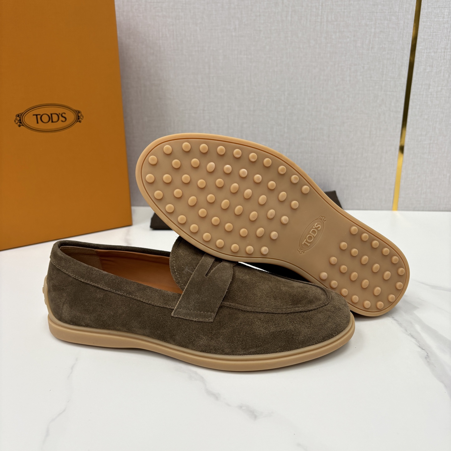 💋💍TOD*S 托德-斯 新品拉菲草（汤德森）OTV绒面皮革乐福鞋上🆕 官方 6,300 本款便鞋面料来