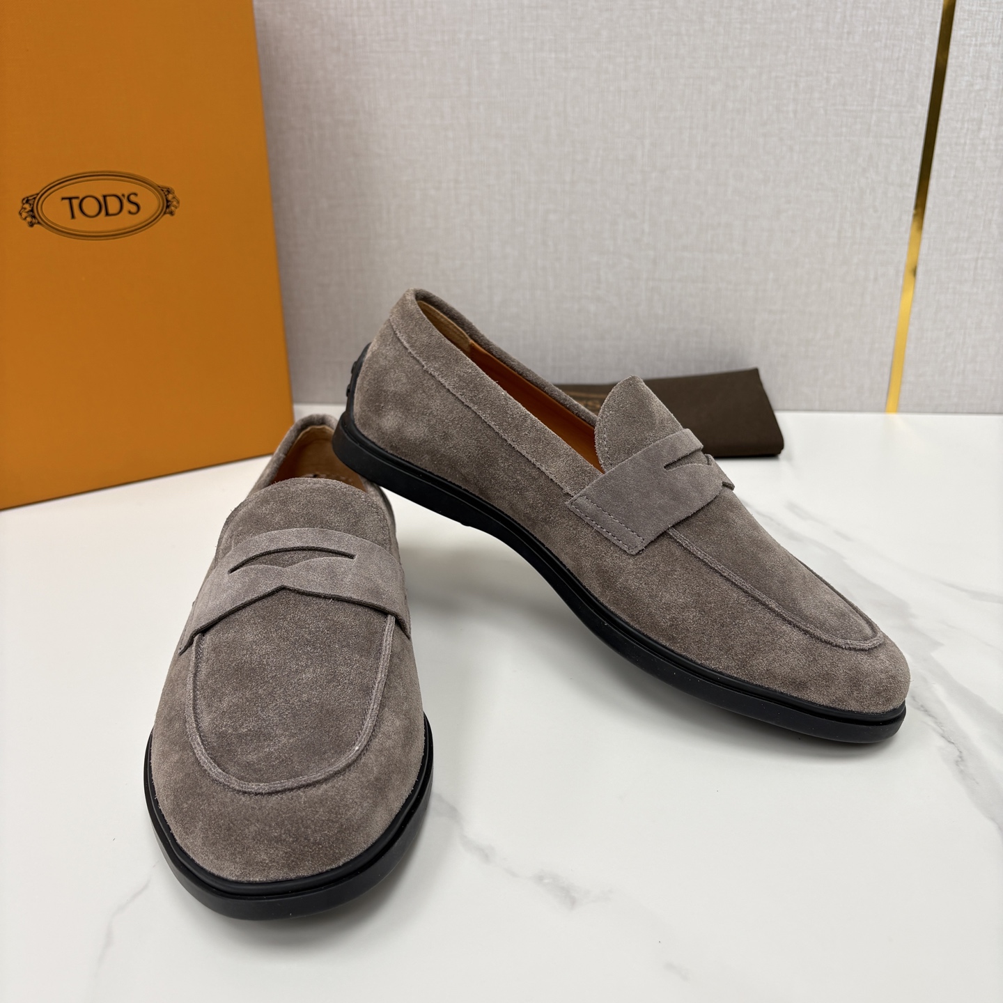 💋💍TOD*S 托德-斯 新品拉菲草（汤德森）OTV绒面皮革乐福鞋上🆕 官方 6,300 本款便鞋面料来