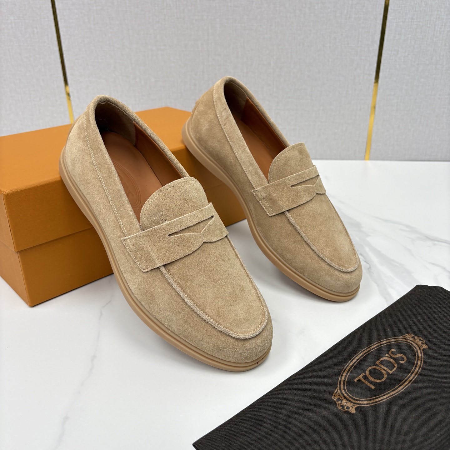 💋💍TOD*S 托德-斯 新品拉菲草（汤德森）OTV绒面皮革乐福鞋上🆕 官方 6,300 本款便鞋面料来