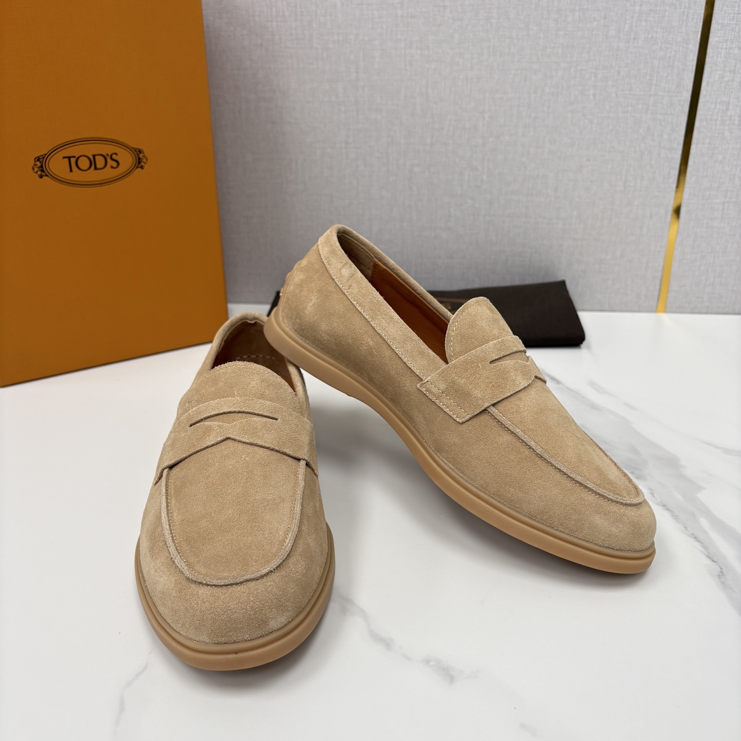 💋💍TOD*S 托德-斯 新品拉菲草（汤德森）OTV绒面皮革乐福鞋上🆕 官方 6,300 本款便鞋面料来
