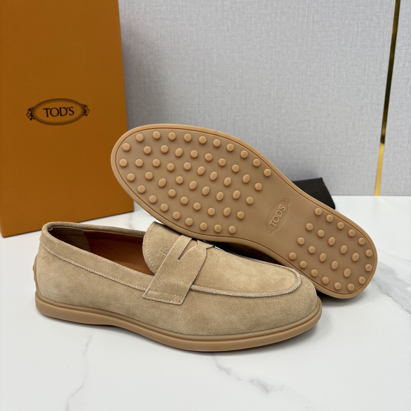 💋💍TOD*S 托德-斯 新品拉菲草（汤德森）OTV绒面皮革乐福鞋上🆕 官方 6,300 本款便鞋面料来
