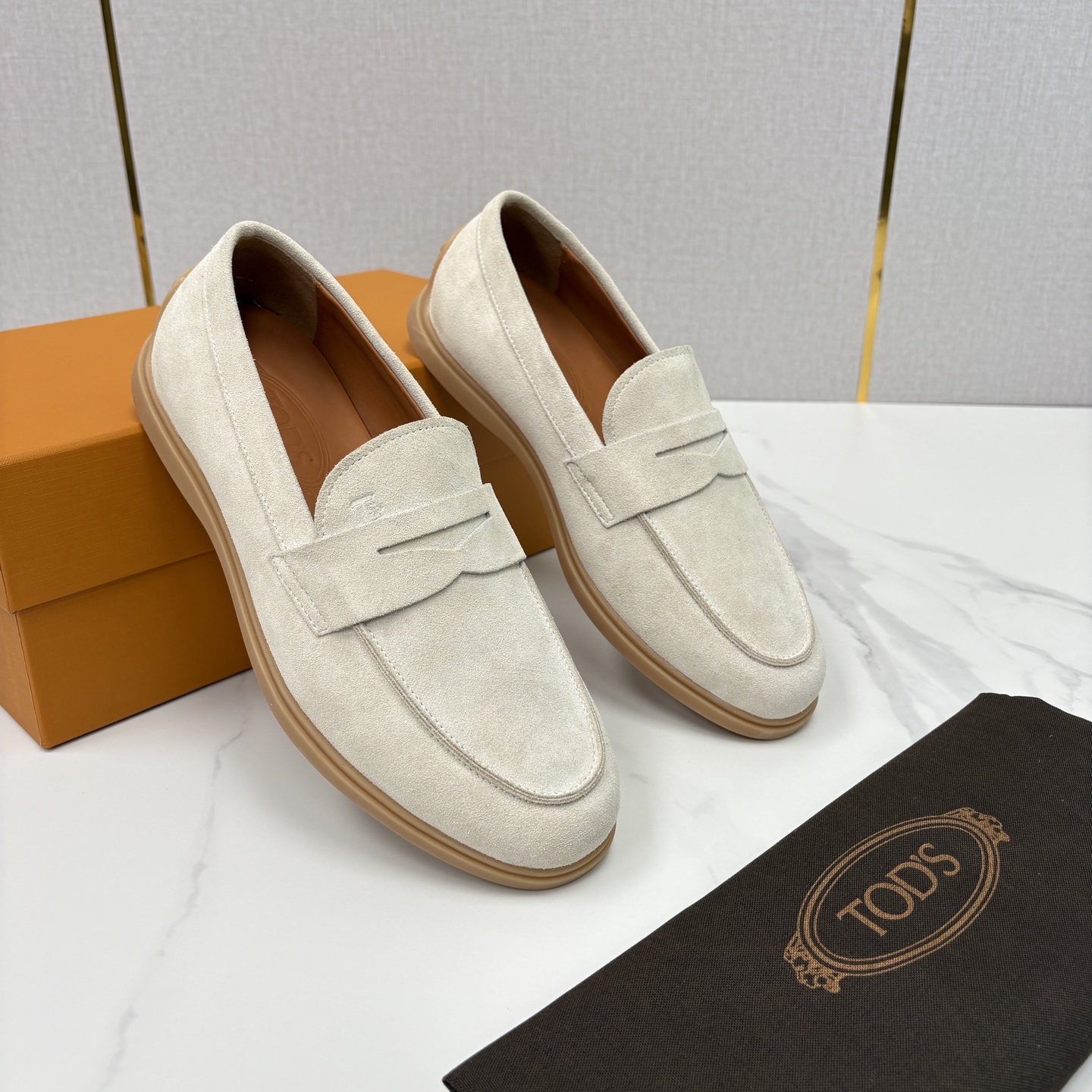 💋💍TOD*S 托德-斯 新品拉菲草（汤德森）OTV绒面皮革乐福鞋上🆕 官方 6,300 本款便鞋面料来