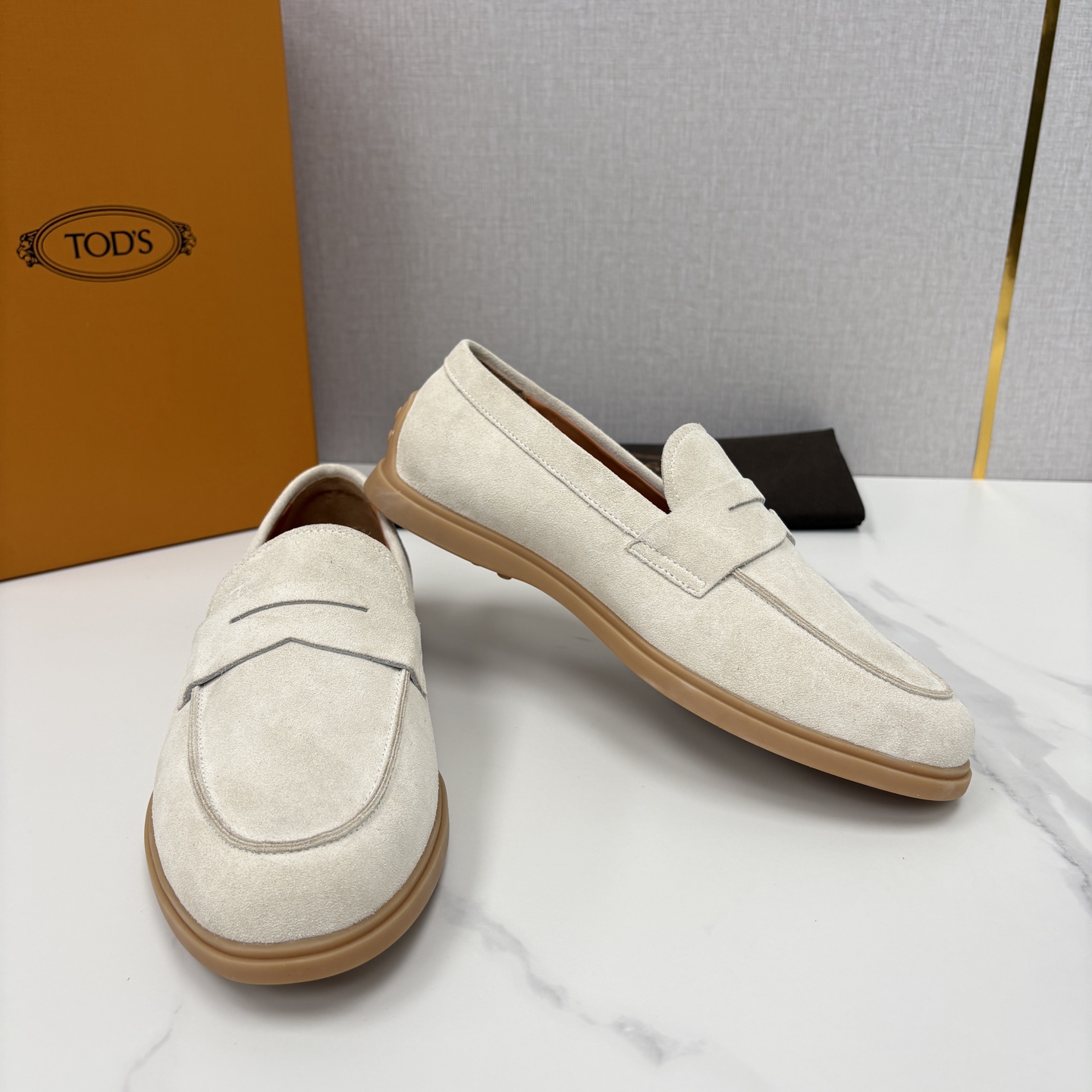 💋💍TOD*S 托德-斯 新品拉菲草（汤德森）OTV绒面皮革乐福鞋上🆕 官方 6,300 本款便鞋面料来