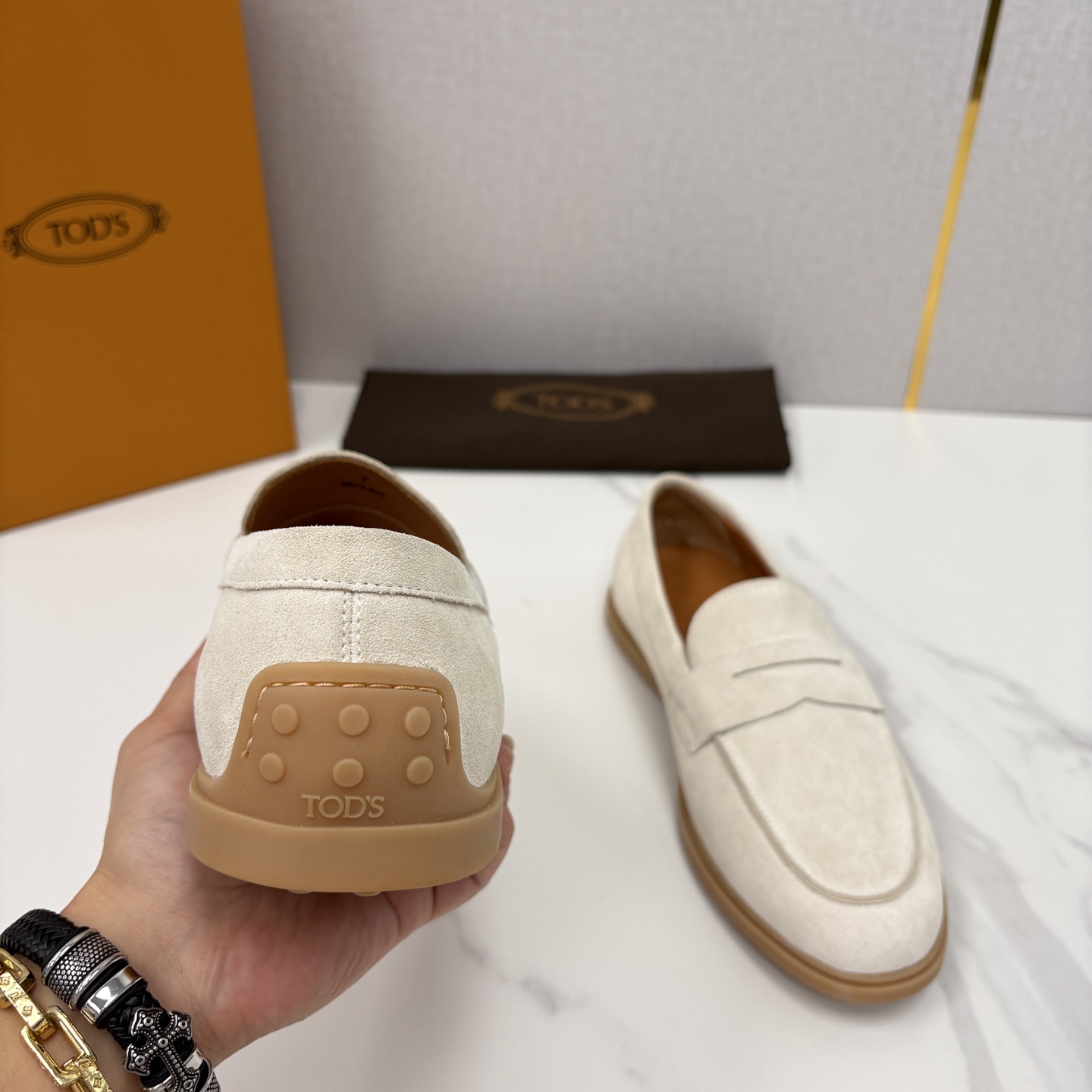 💋💍TOD*S 托德-斯 新品拉菲草（汤德森）OTV绒面皮革乐福鞋上🆕 官方 6,300 本款便鞋面料来