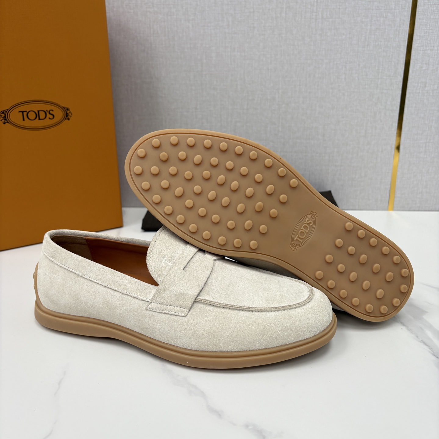 💋💍TOD*S 托德-斯 新品拉菲草（汤德森）OTV绒面皮革乐福鞋上🆕 官方 6,300 本款便鞋面料来