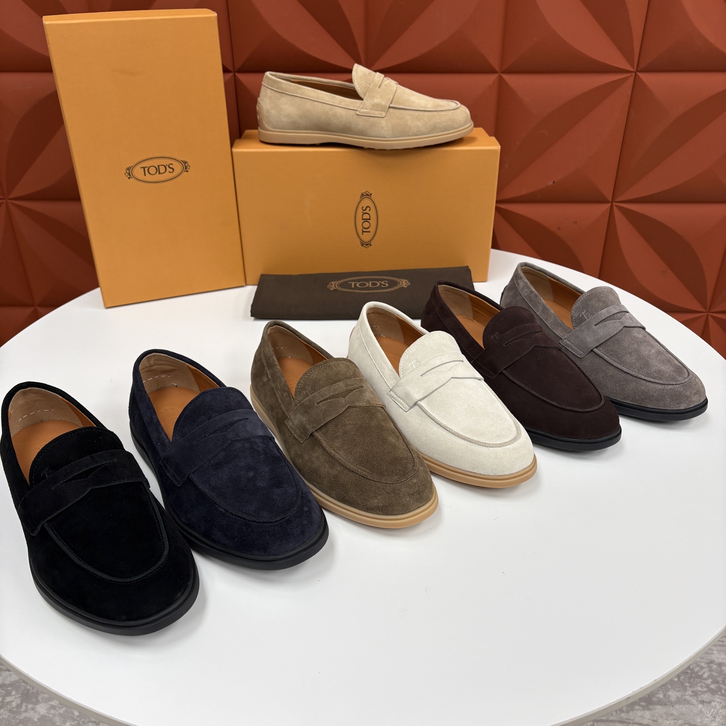 💋💍TOD*S 托德-斯 新品拉菲草（汤德森）OTV绒面皮革乐福鞋上🆕 官方 6,300 本款便鞋面料来