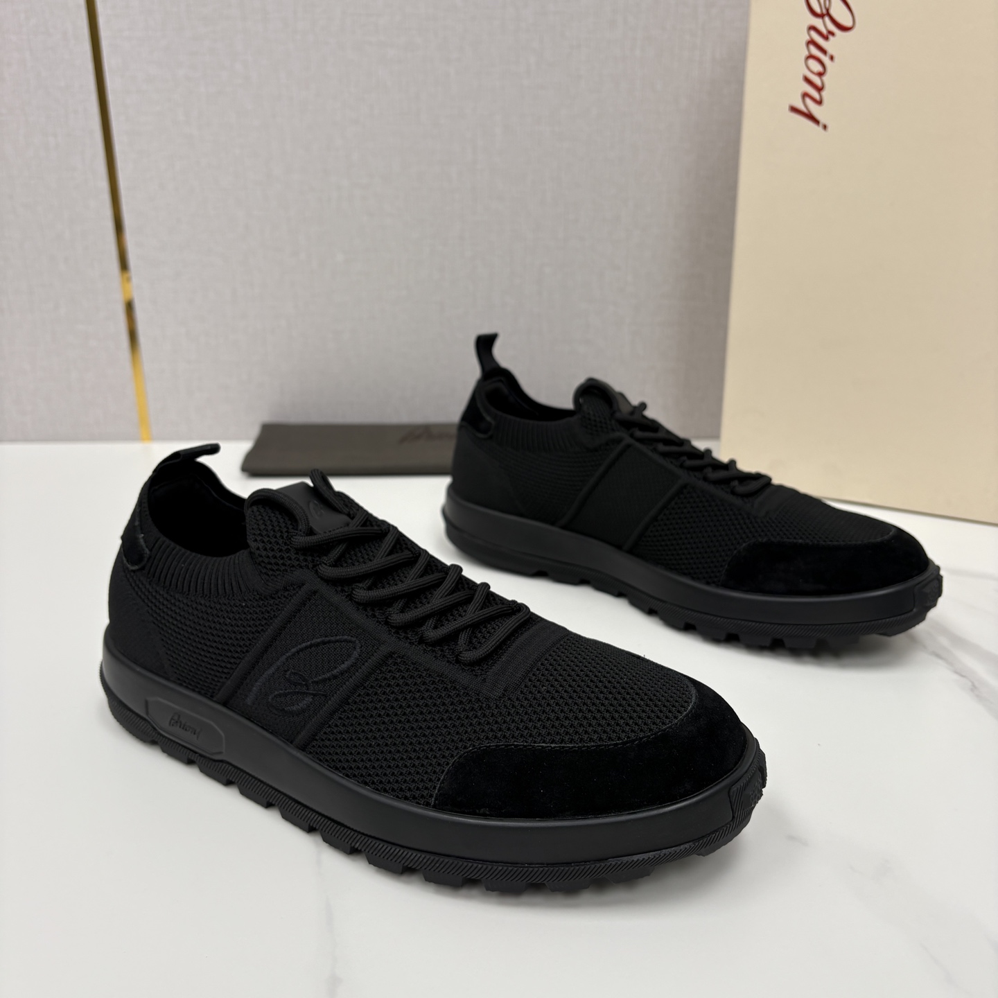 💋💍 Brion* （布里-奥尼） 男士新款轻奢休闲运动鞋 该品牌于1945年创立于意大利罗马的男装奢侈