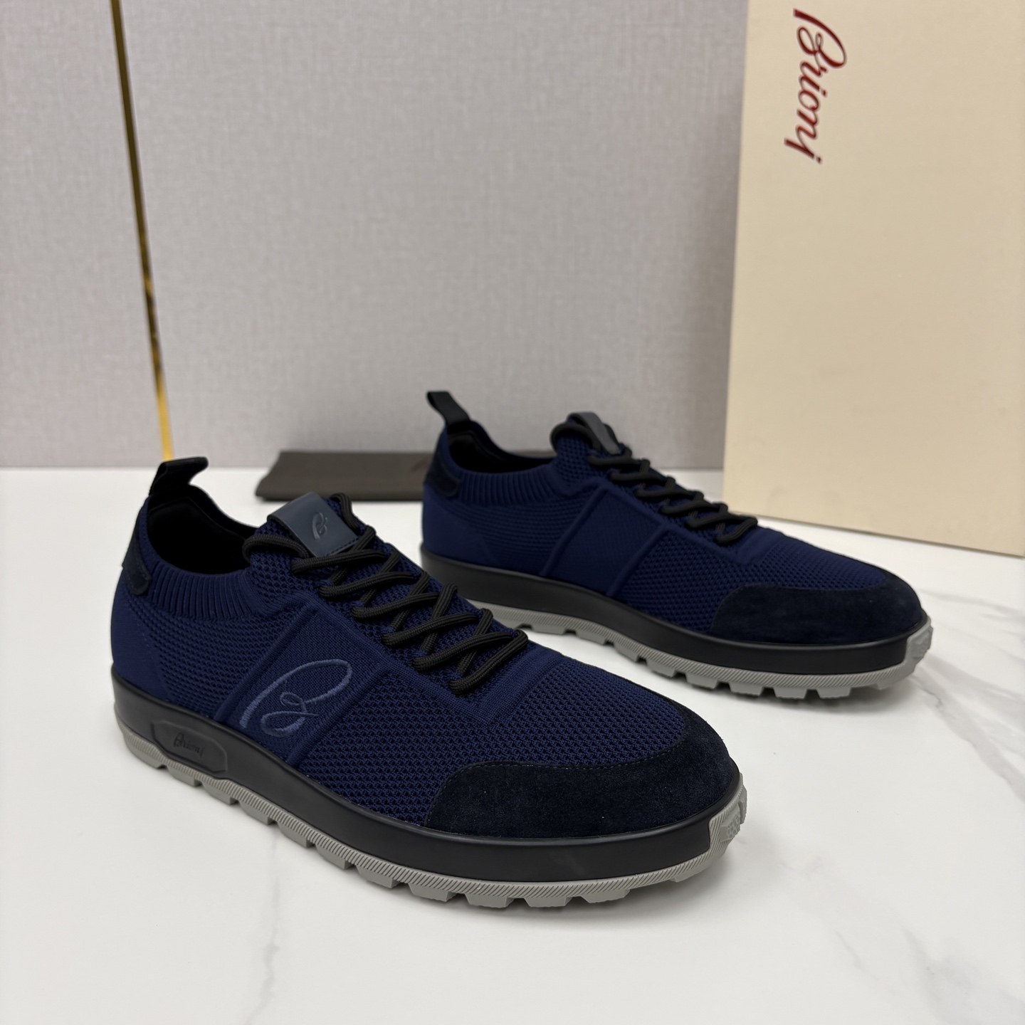 💋💍 Brion* （布里-奥尼） 男士新款轻奢休闲运动鞋 该品牌于1945年创立于意大利罗马的男装奢侈