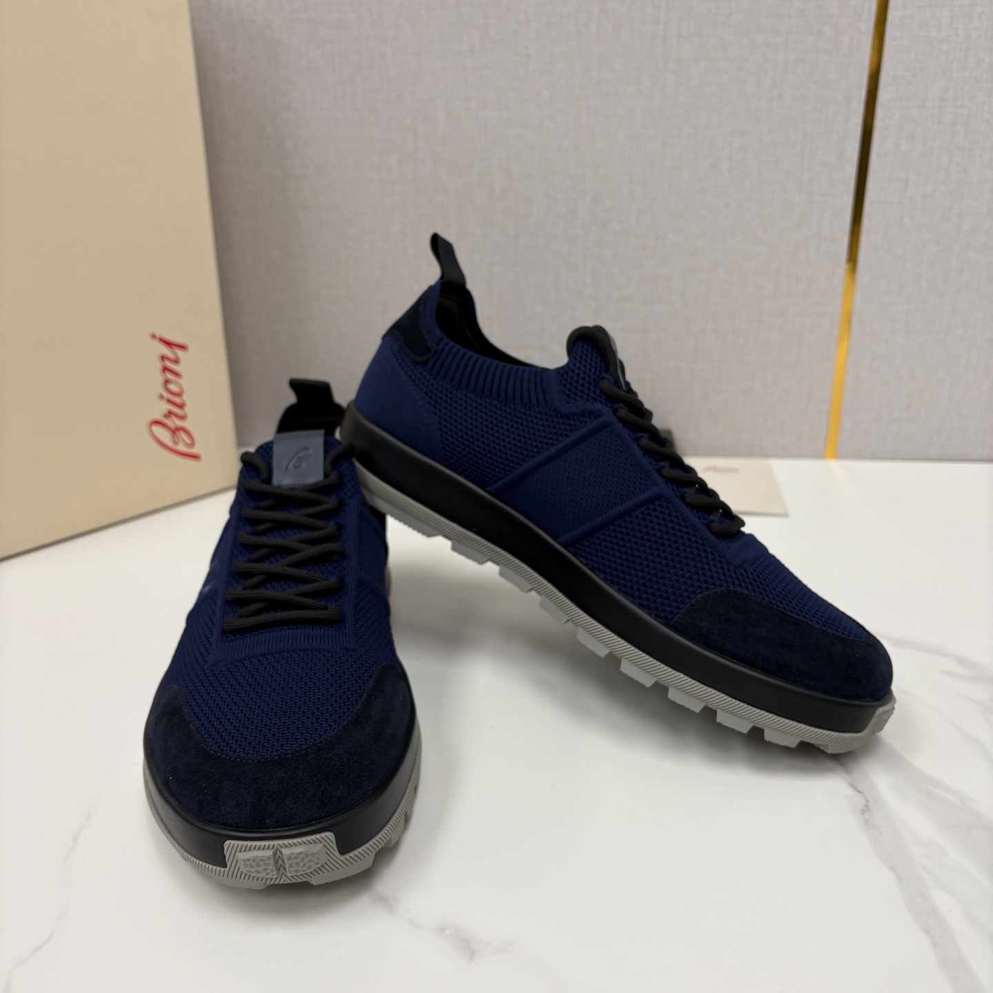 💋💍 Brion* （布里-奥尼） 男士新款轻奢休闲运动鞋 该品牌于1945年创立于意大利罗马的男装奢侈