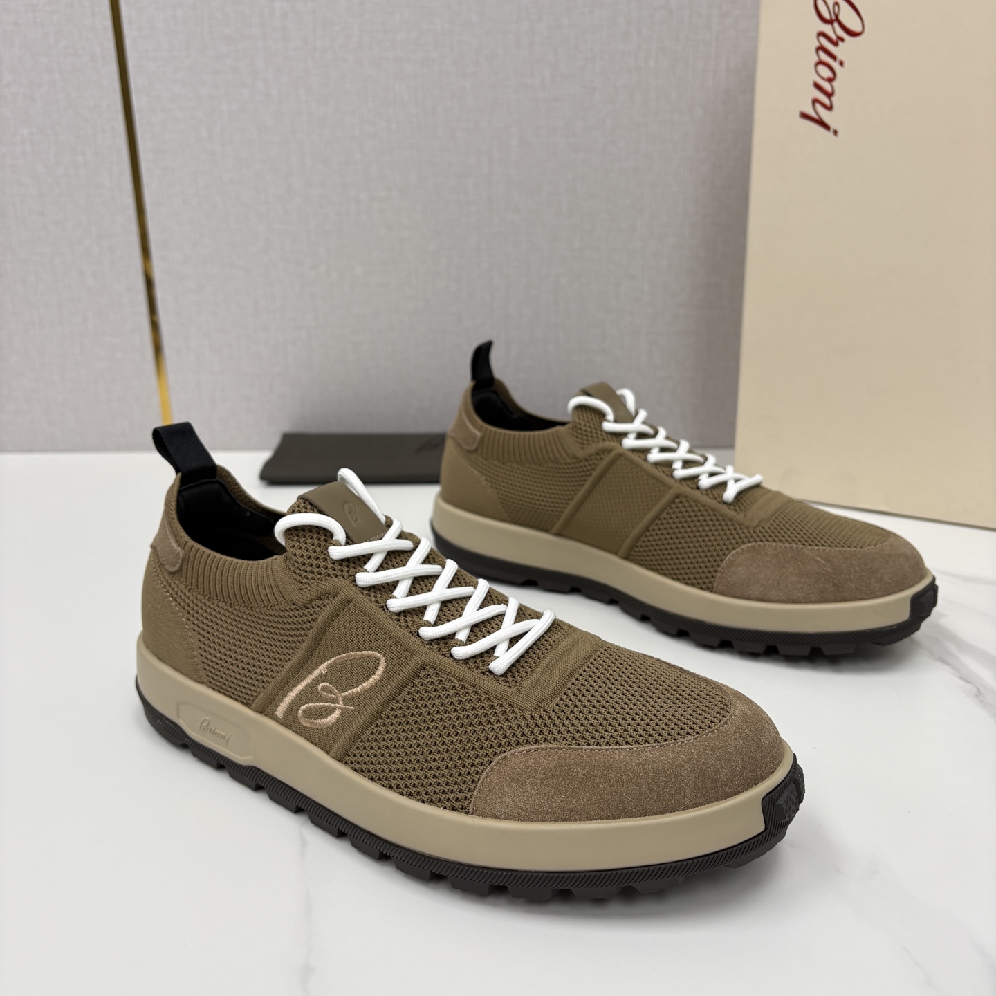 💋💍 Brion* （布里-奥尼） 男士新款轻奢休闲运动鞋 该品牌于1945年创立于意大利罗马的男装奢侈