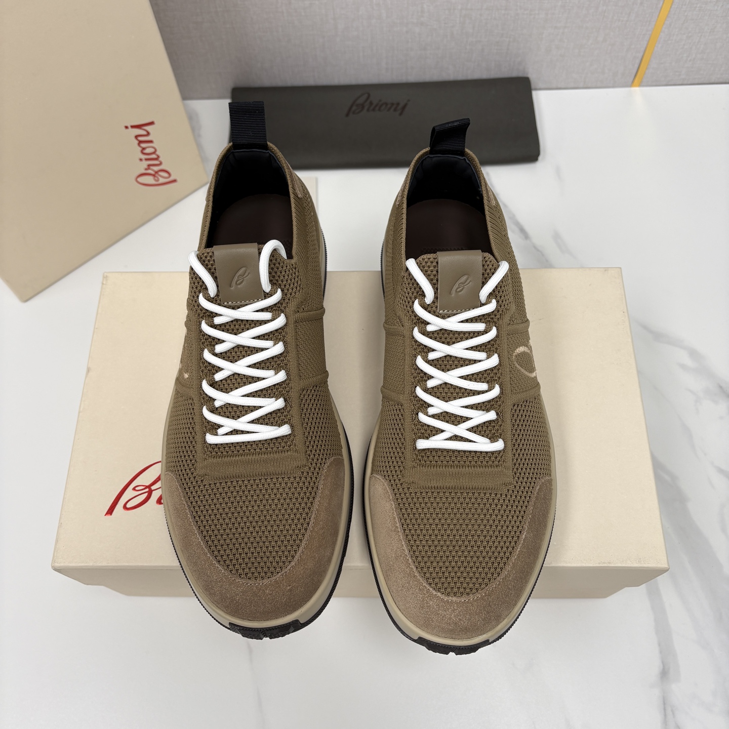 💋💍 Brion* （布里-奥尼） 男士新款轻奢休闲运动鞋 该品牌于1945年创立于意大利罗马的男装奢侈