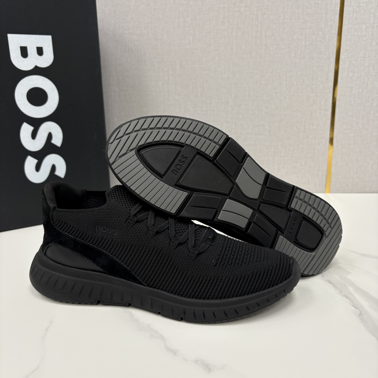 💋💍BOSS 男士新款 HUG*O BOSS 作为德国高端轻奢男装品牌，以极简设计、精湛工艺与都市质感著