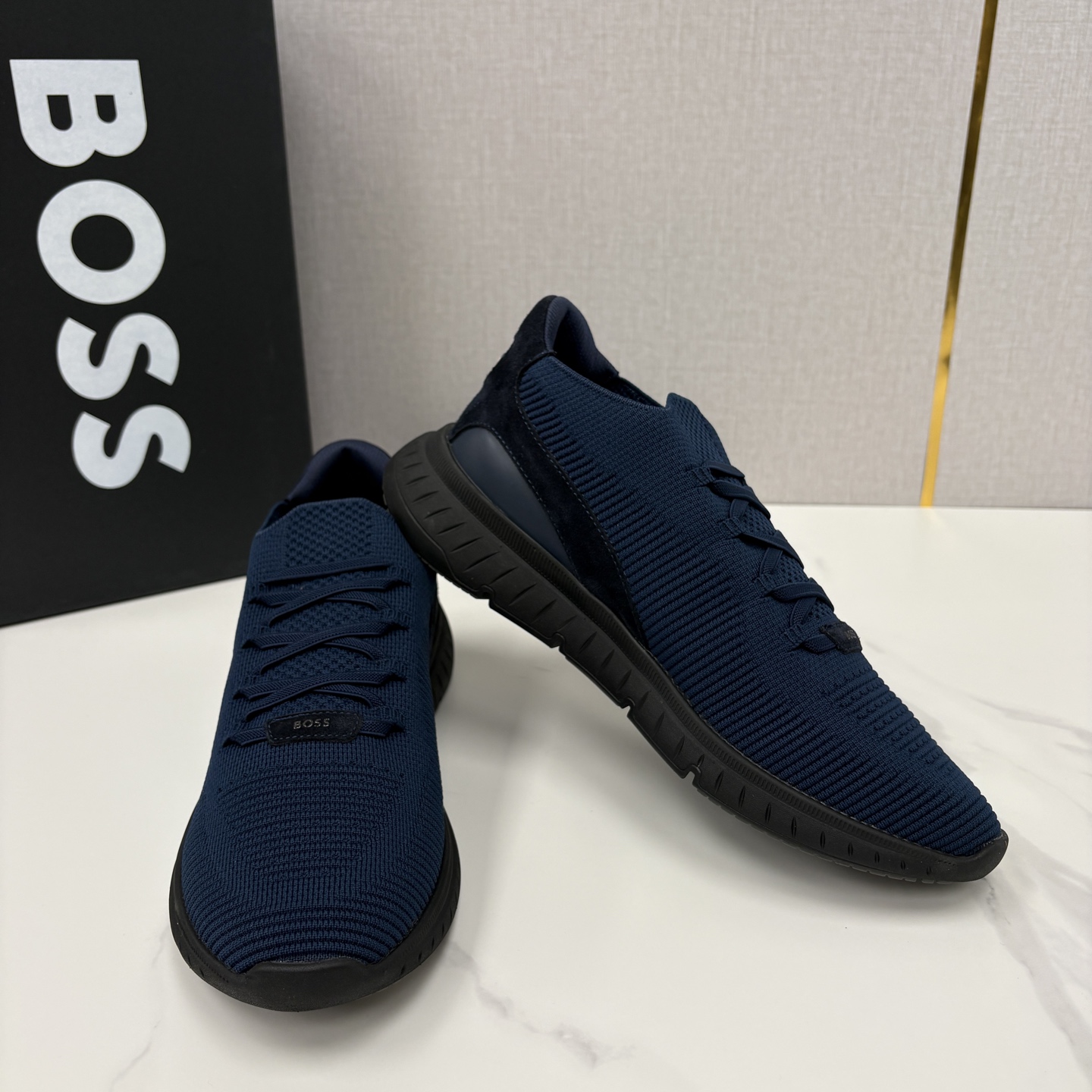 💋💍BOSS 男士新款 HUG*O BOSS 作为德国高端轻奢男装品牌，以极简设计、精湛工艺与都市质感著