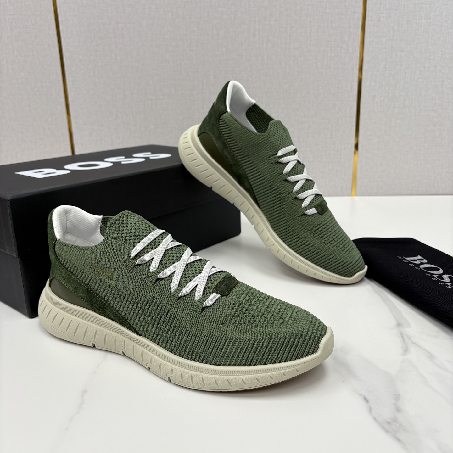 💋💍BOSS 男士新款 HUG*O BOSS 作为德国高端轻奢男装品牌，以极简设计、精湛工艺与都市质感著