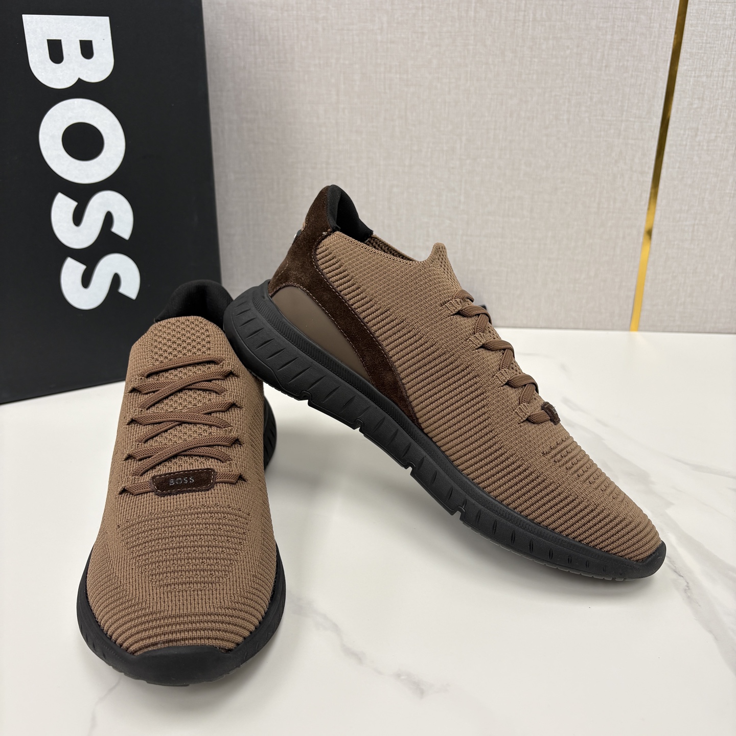 💋💍BOSS 男士新款 HUG*O BOSS 作为德国高端轻奢男装品牌，以极简设计、精湛工艺与都市质感著