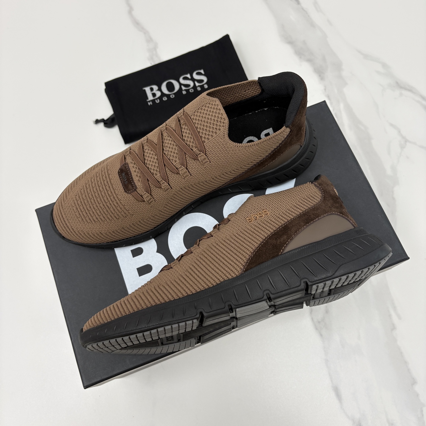 💋💍BOSS 男士新款 HUG*O BOSS 作为德国高端轻奢男装品牌，以极简设计、精湛工艺与都市质感著