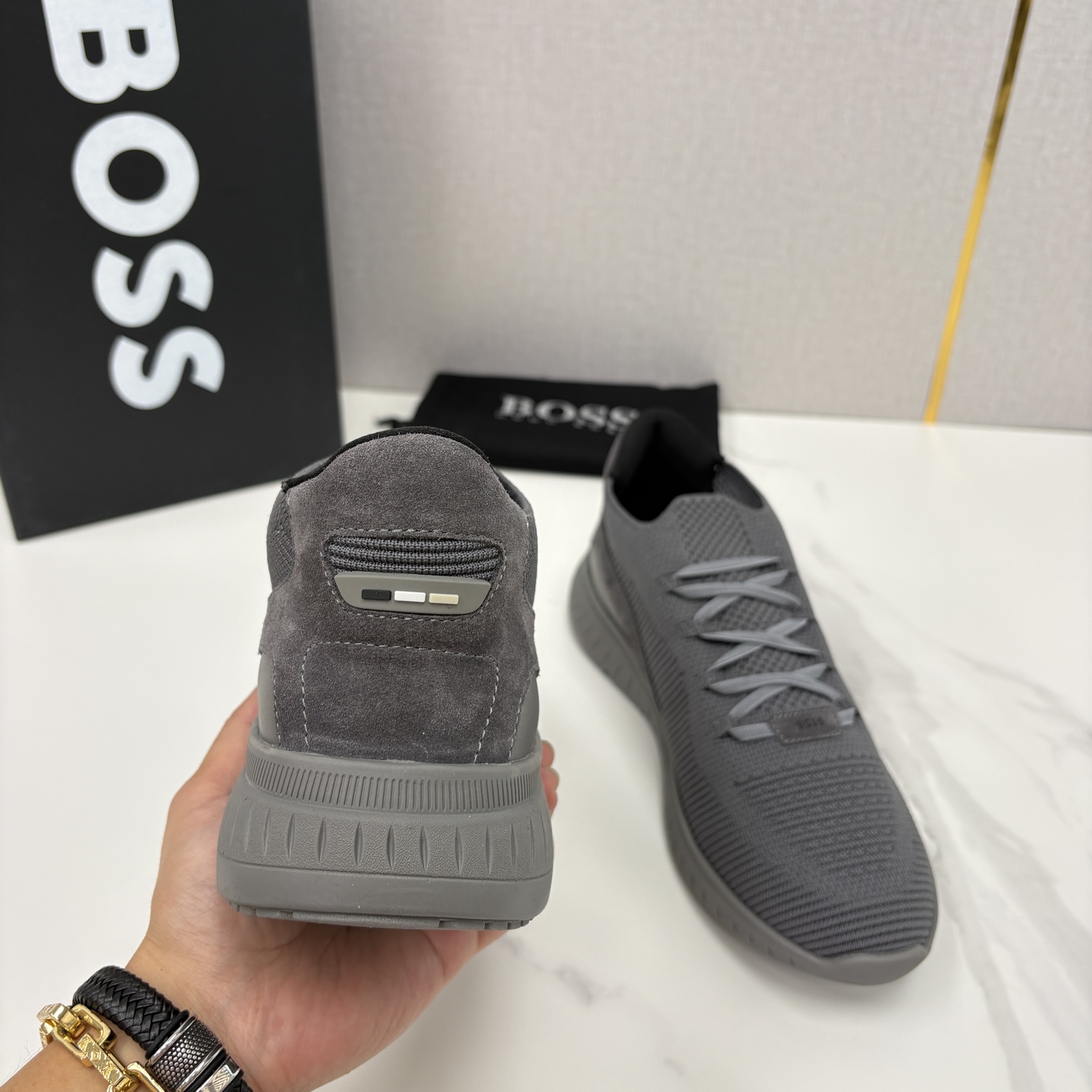 💋💍BOSS 男士新款 HUG*O BOSS 作为德国高端轻奢男装品牌，以极简设计、精湛工艺与都市质感著