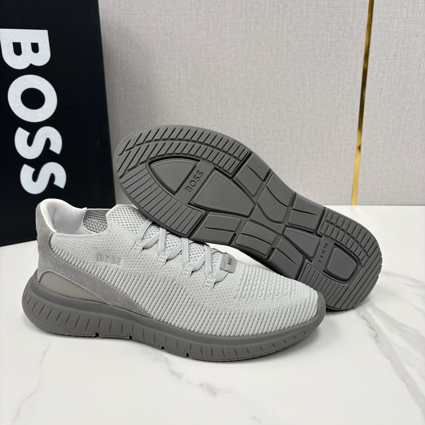 💋💍BOSS 男士新款 HUG*O BOSS 作为德国高端轻奢男装品牌，以极简设计、精湛工艺与都市质感著