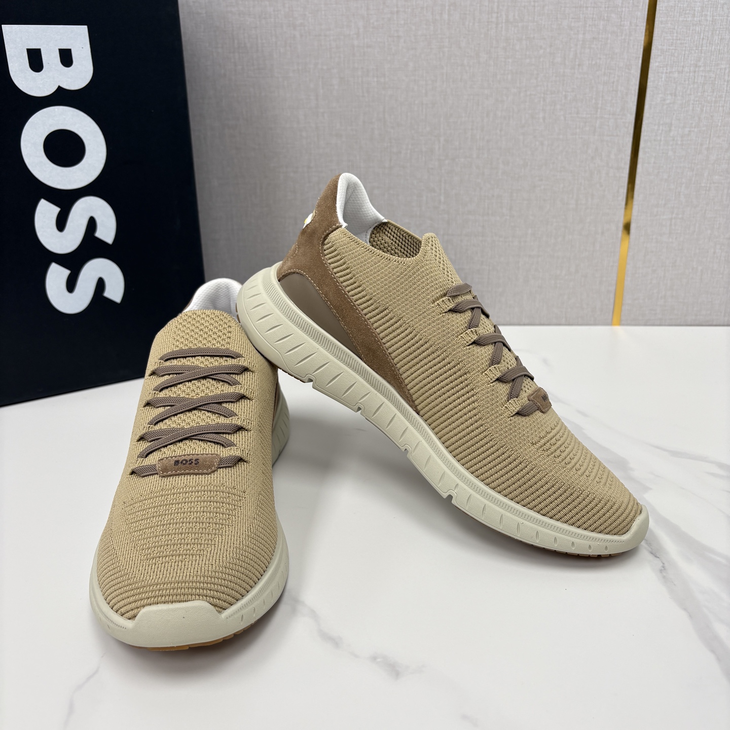 💋💍BOSS 男士新款 HUG*O BOSS 作为德国高端轻奢男装品牌，以极简设计、精湛工艺与都市质感著