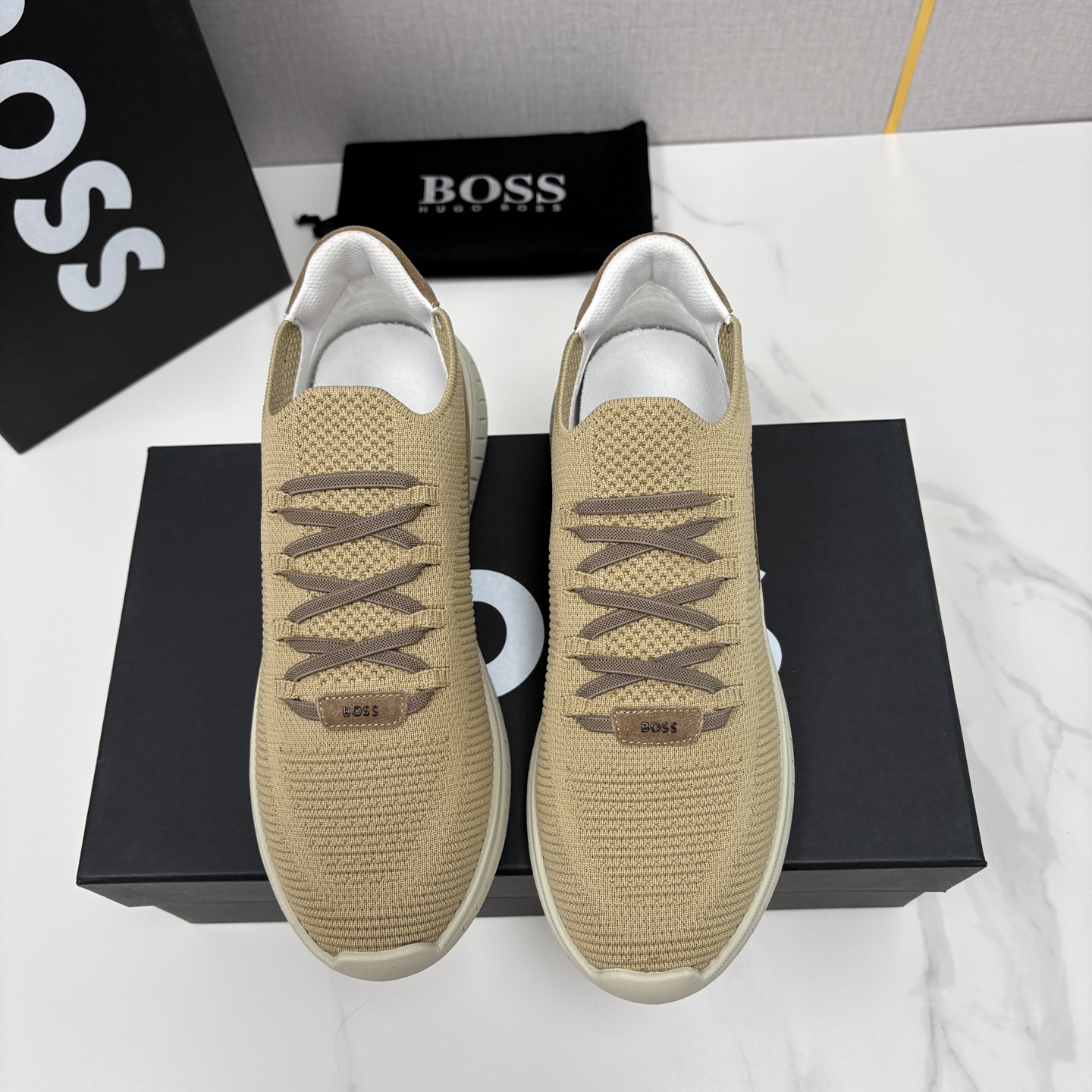 💋💍BOSS 男士新款 HUG*O BOSS 作为德国高端轻奢男装品牌，以极简设计、精湛工艺与都市质感著