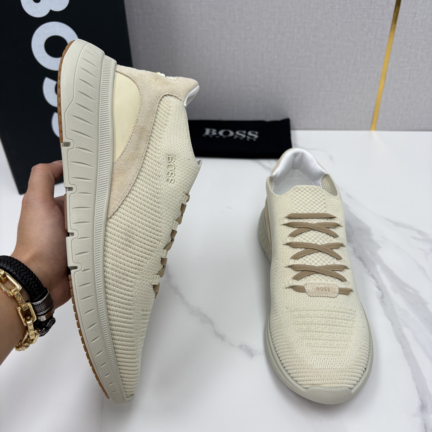 💋💍BOSS 男士新款 HUG*O BOSS 作为德国高端轻奢男装品牌，以极简设计、精湛工艺与都市质感著