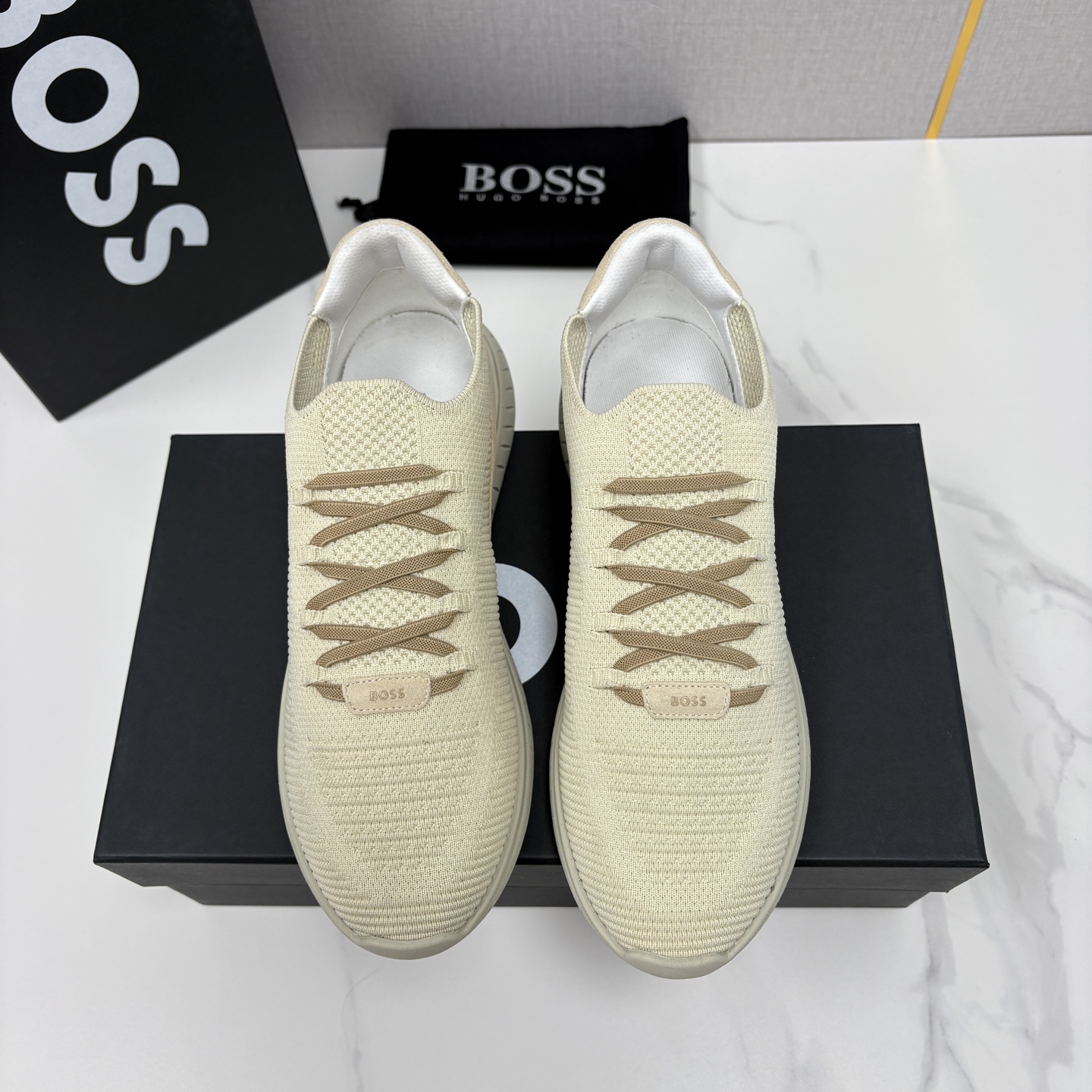 💋💍BOSS 男士新款 HUG*O BOSS 作为德国高端轻奢男装品牌，以极简设计、精湛工艺与都市质感著