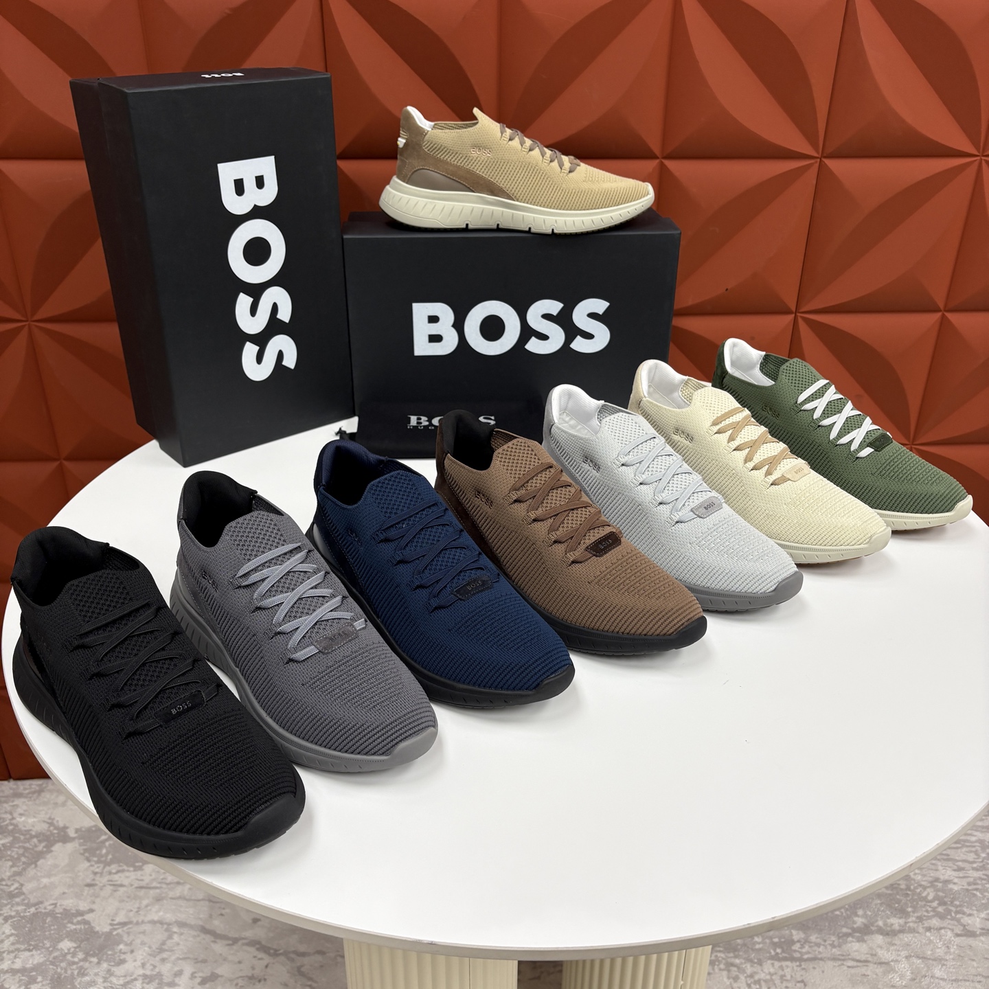 💋💍BOSS 男士新款 HUG*O BOSS 作为德国高端轻奢男装品牌，以极简设计、精湛工艺与都市质感著