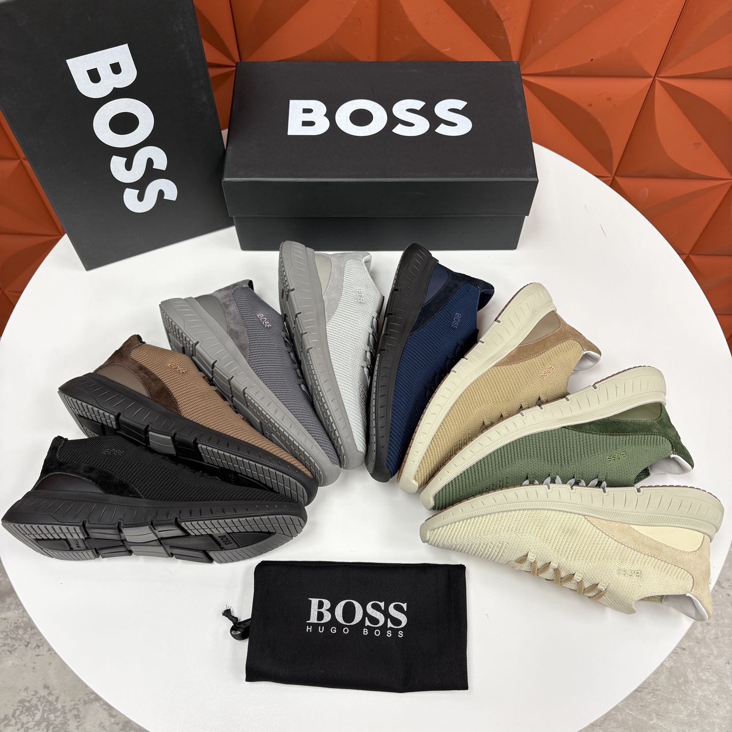 💋💍BOSS 男士新款 HUG*O BOSS 作为德国高端轻奢男装品牌，以极简设计、精湛工艺与都市质感著